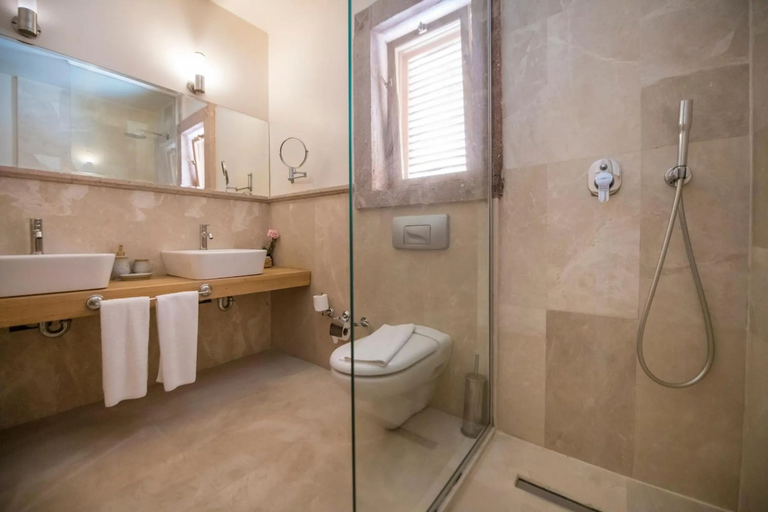 Shower in Oyster Residences - Adult Only