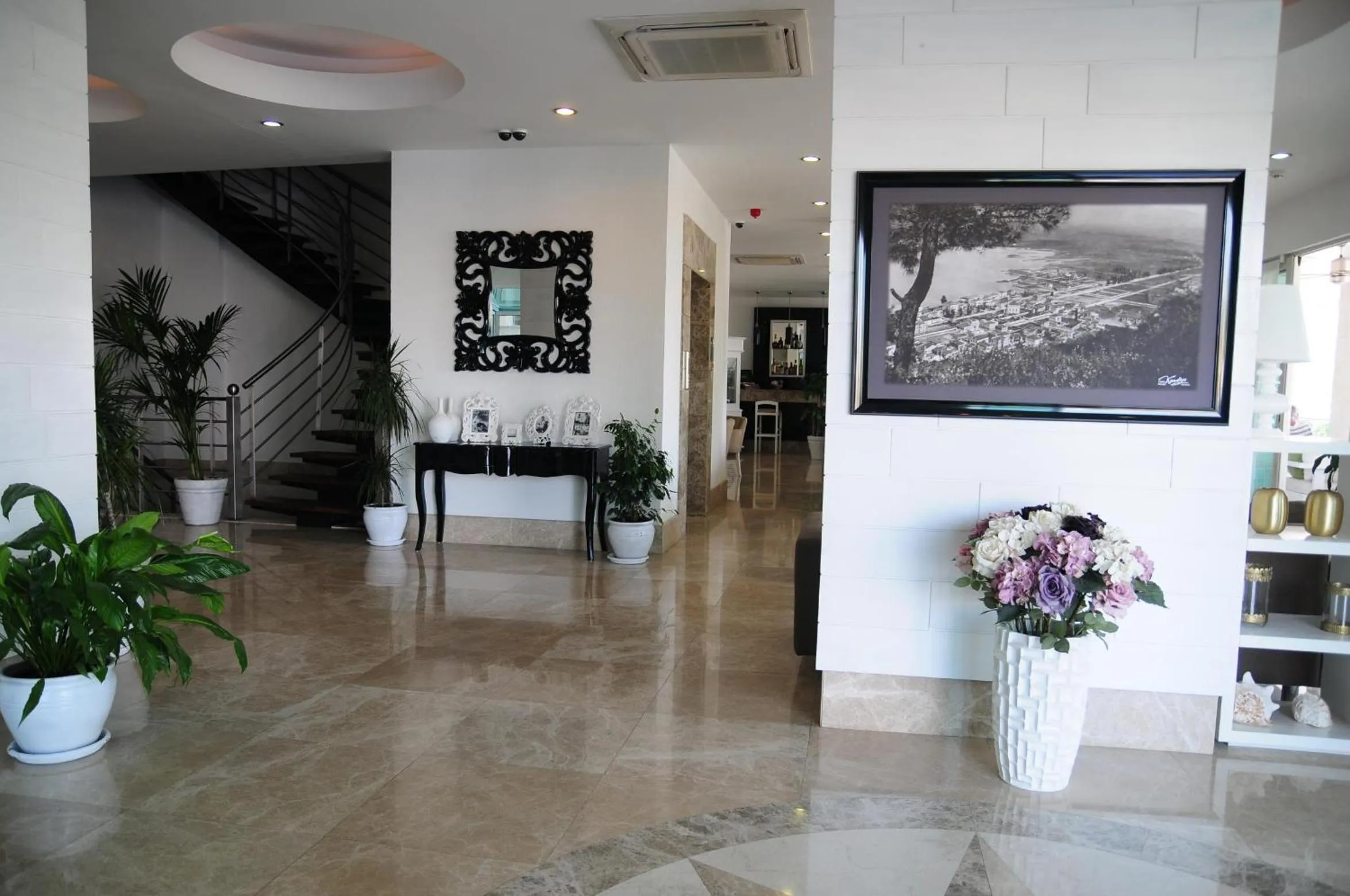 Lobby or reception in Alesta Yacht Hotel