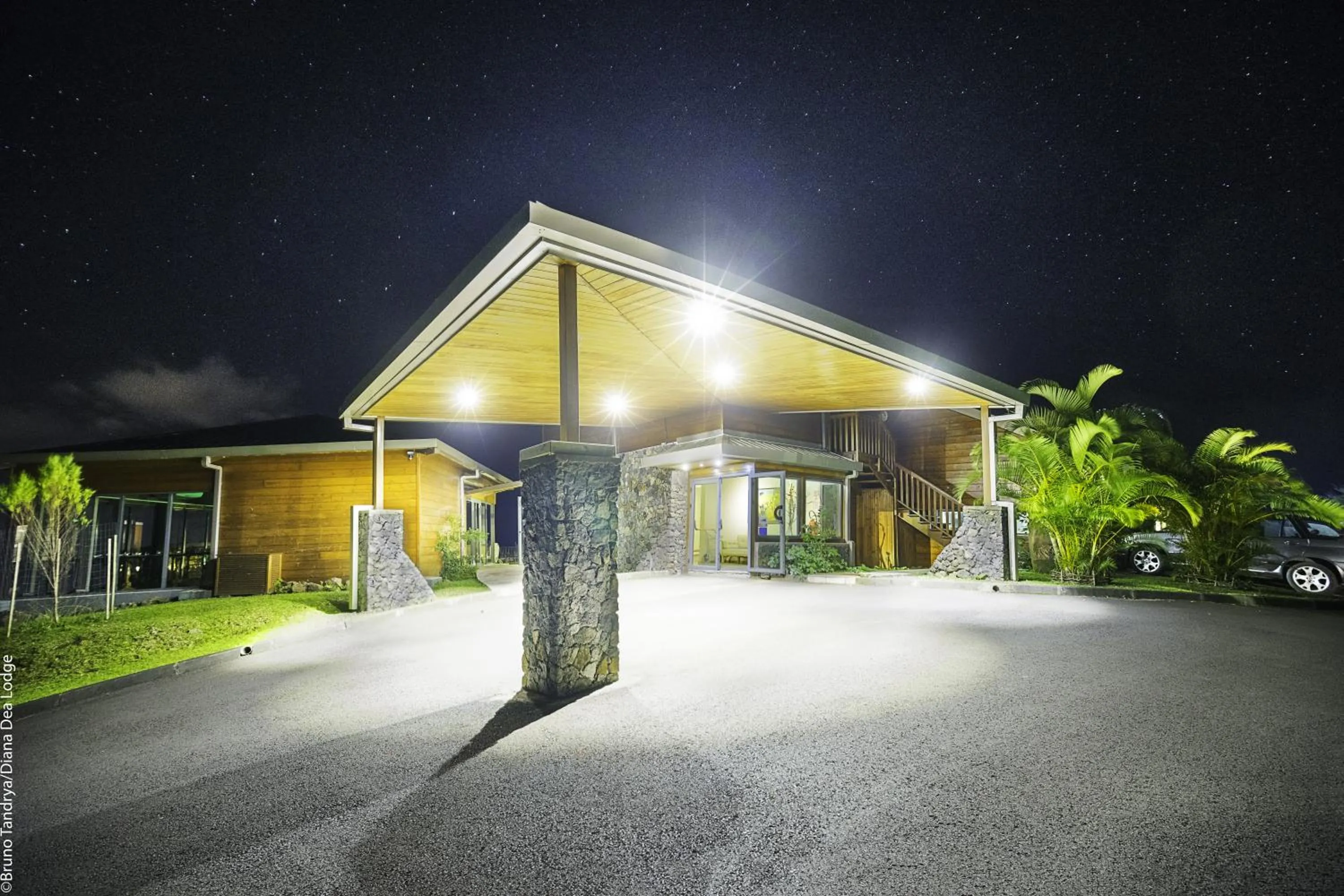 Property building in Hôtel Diana Dea Lodge & SPA