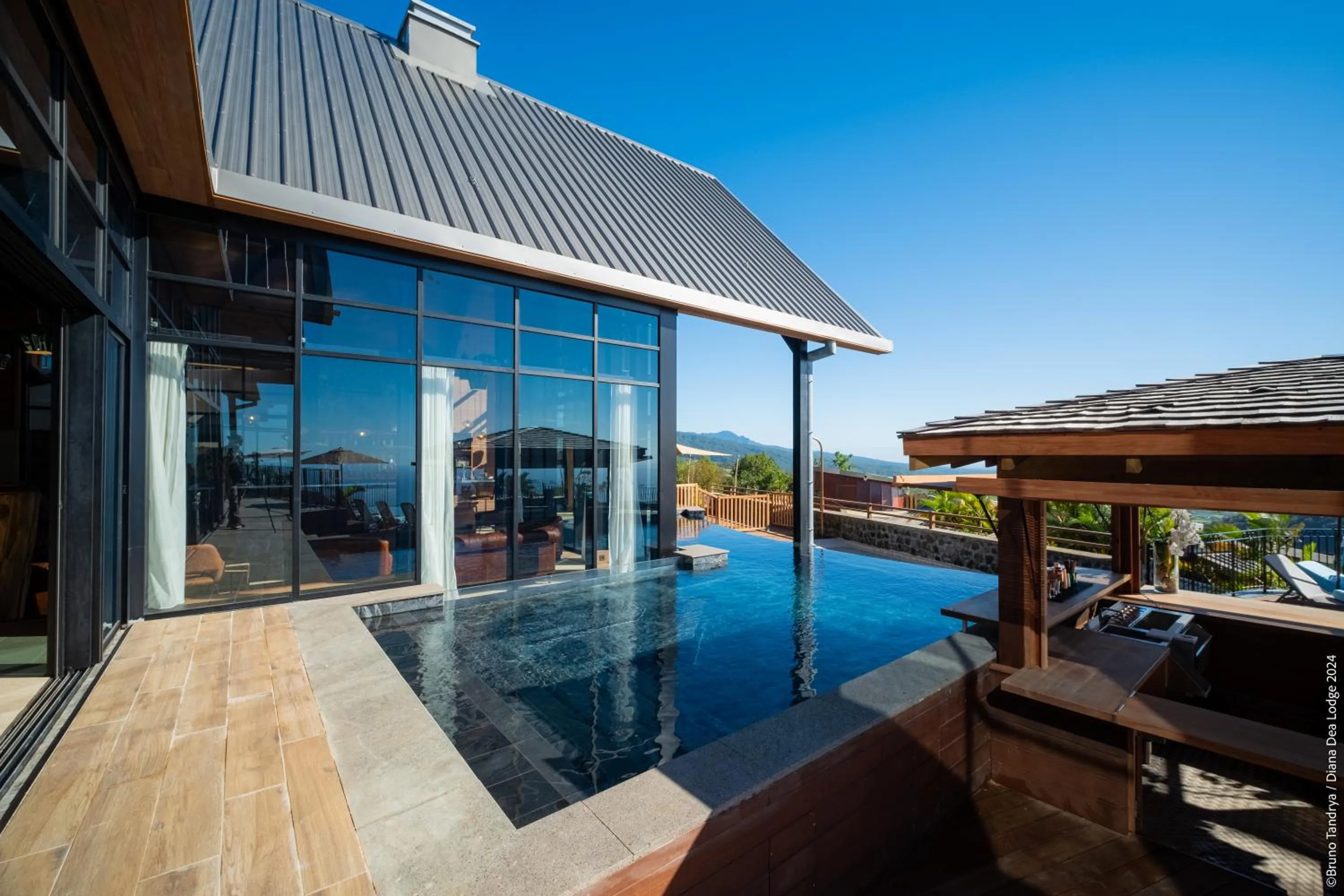 Swimming pool in Hôtel Diana Dea Lodge & SPA