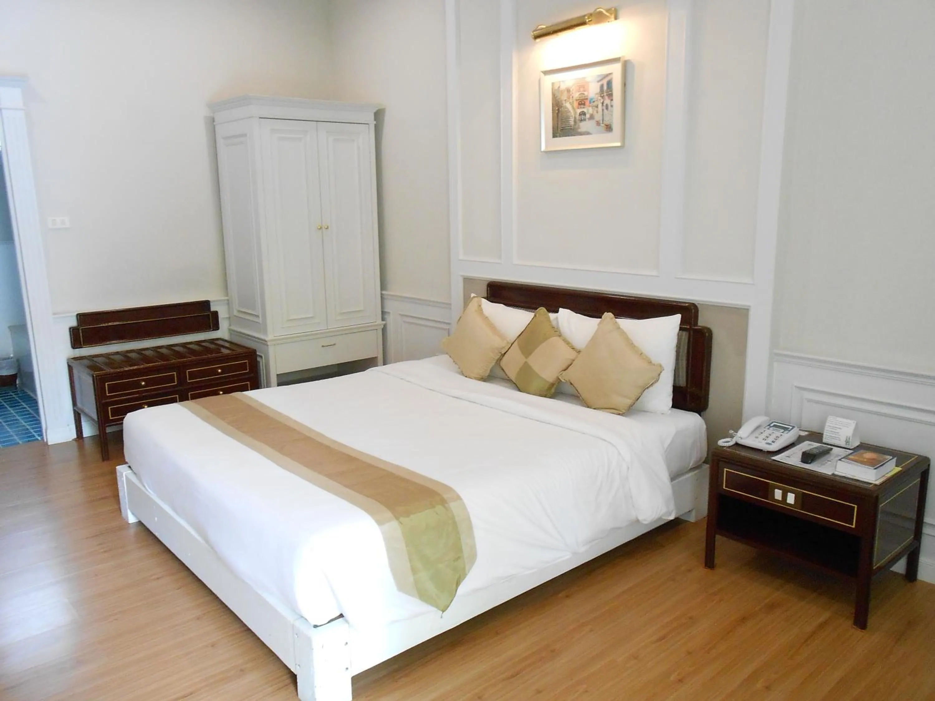 Bed in Rachawadee Khonkaen Airport Hotel