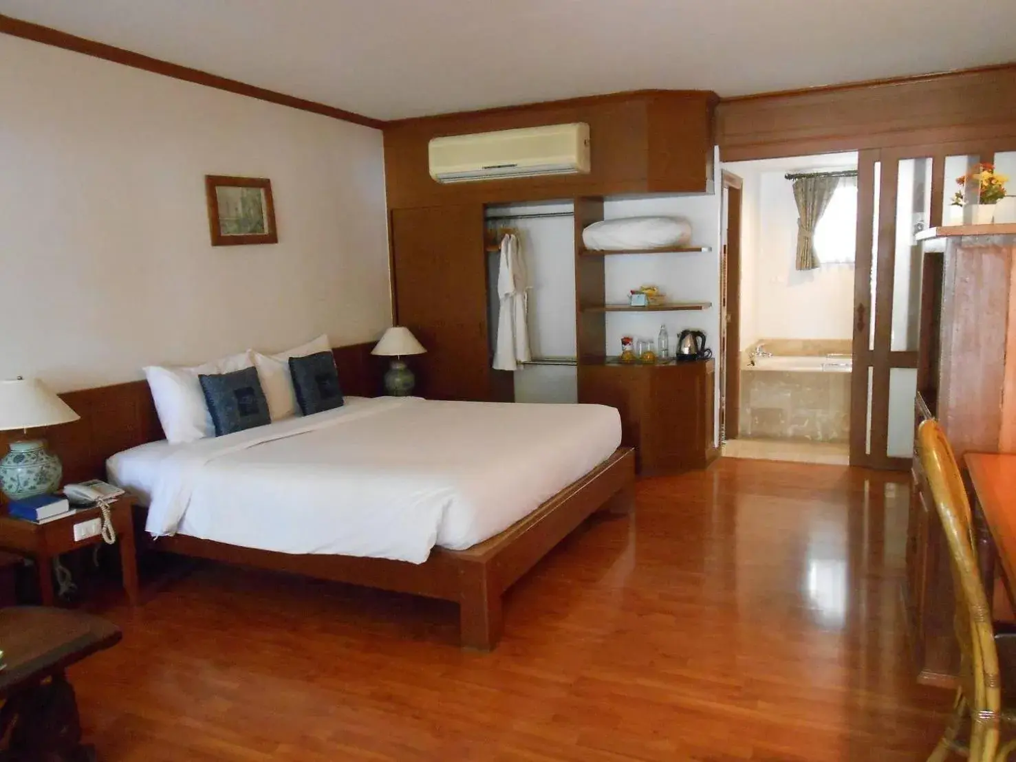 Bed in Rachawadee Khonkaen Airport Hotel Bed in Rachawadee Khonkaen Airport Hotel