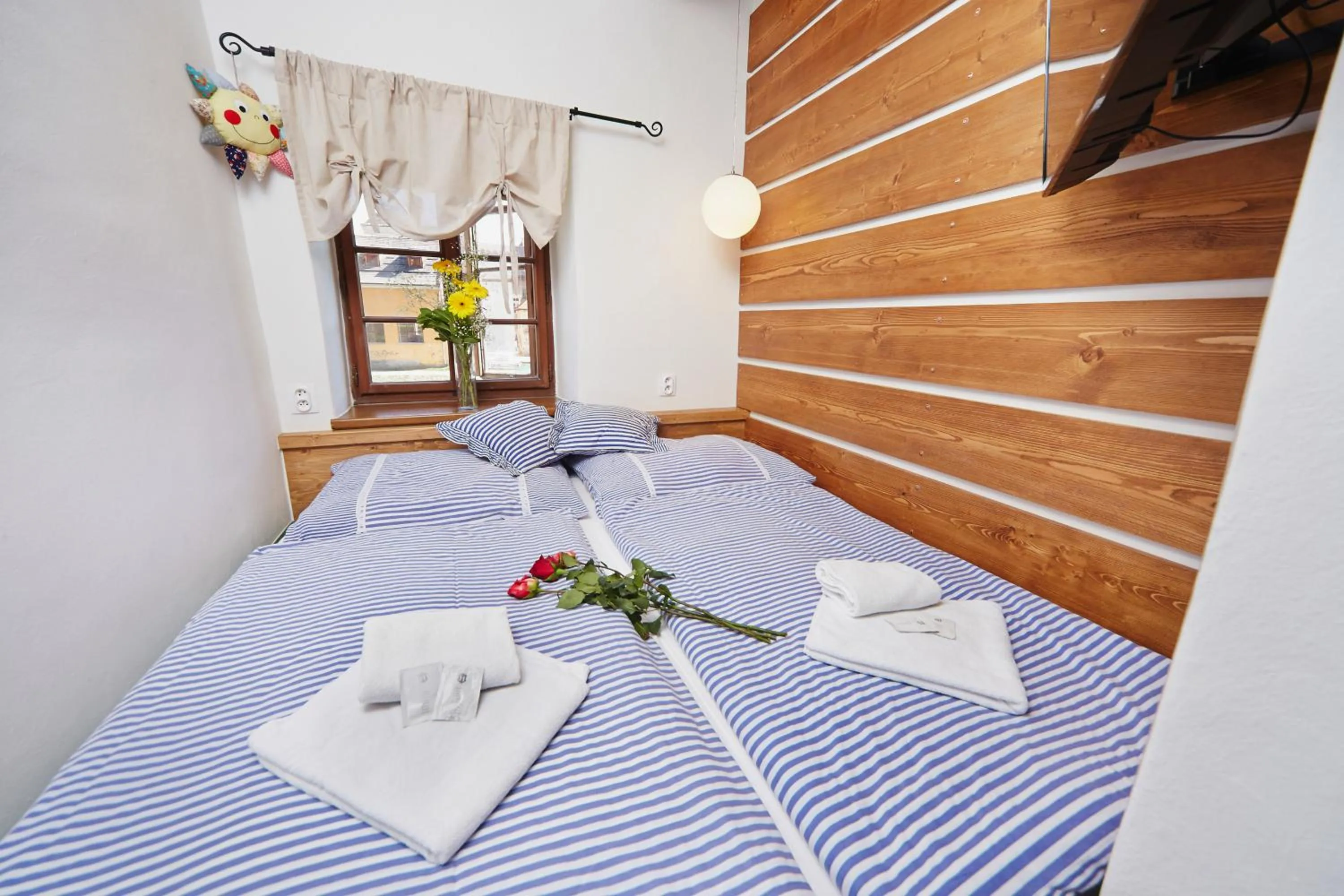 Bed in Vltavská pohádka