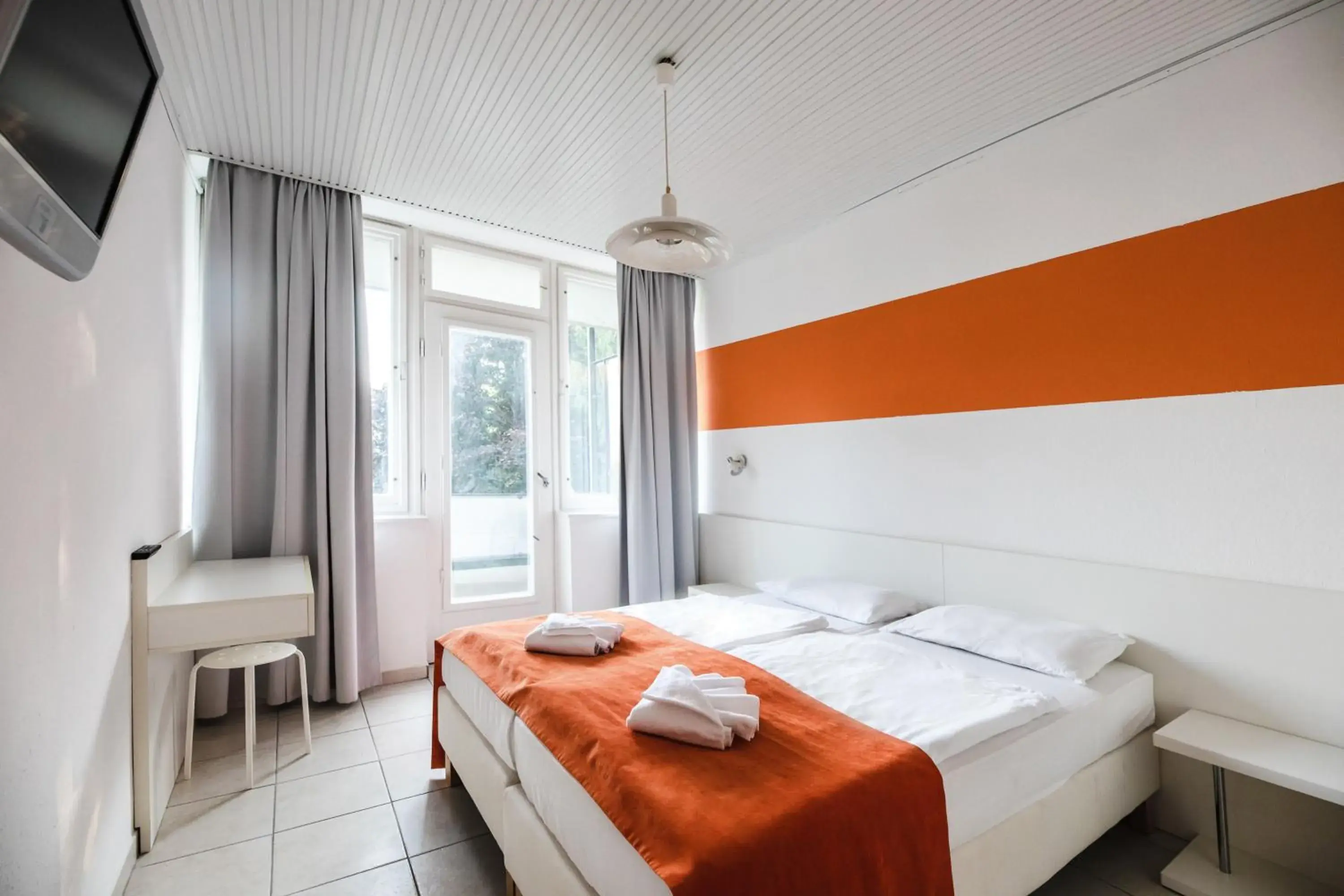 Double or Twin Room with Balcony - single occupancy in Hotel Holiday Csopak Double or Twin Room with Balcony - single occupancy in Hotel Holiday Csopak