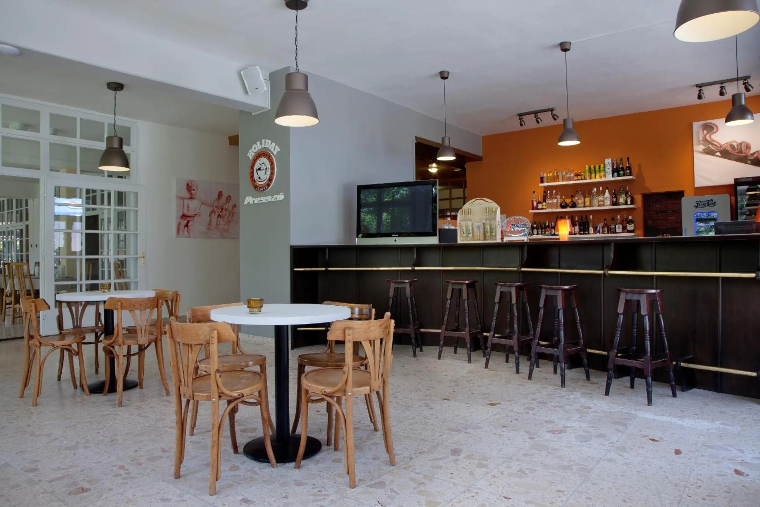 Lounge or bar in Hotel Holiday Csopak