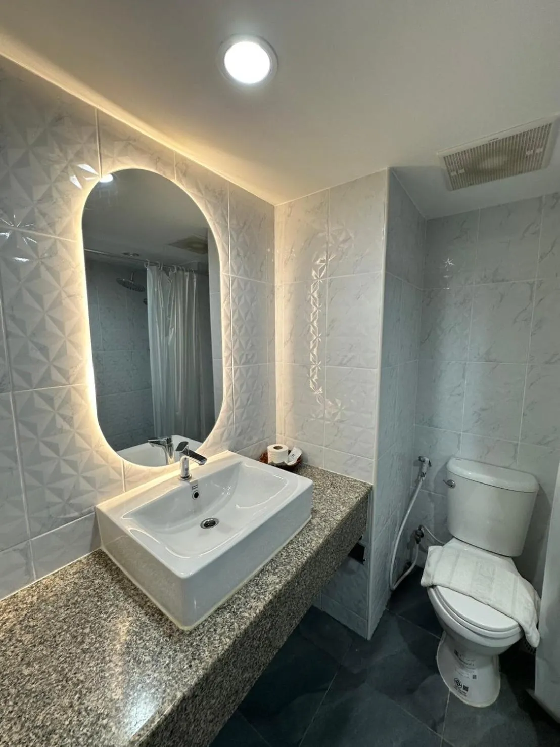 Toilet in Hatyai Merridian Hotel