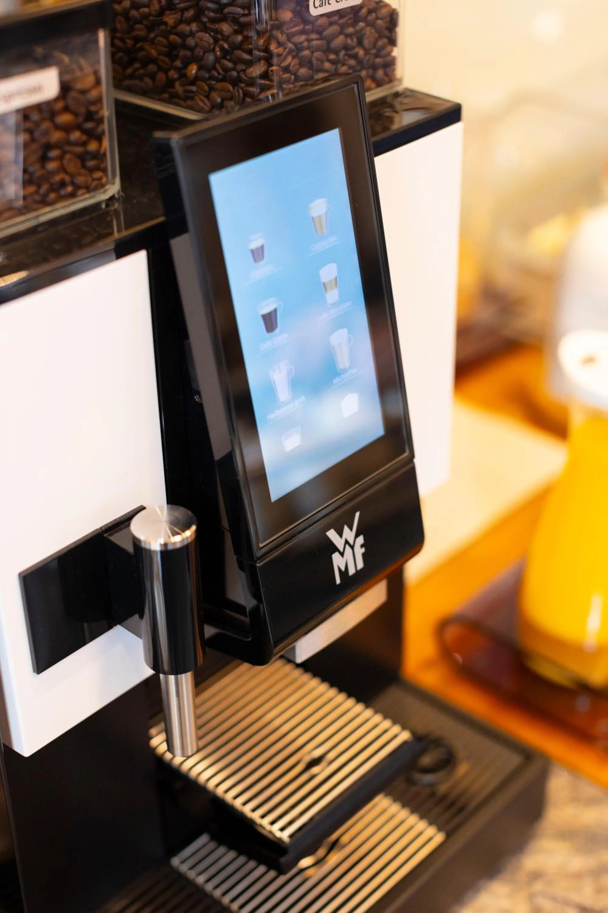 Buffet breakfast in Hotel Reichshof garni