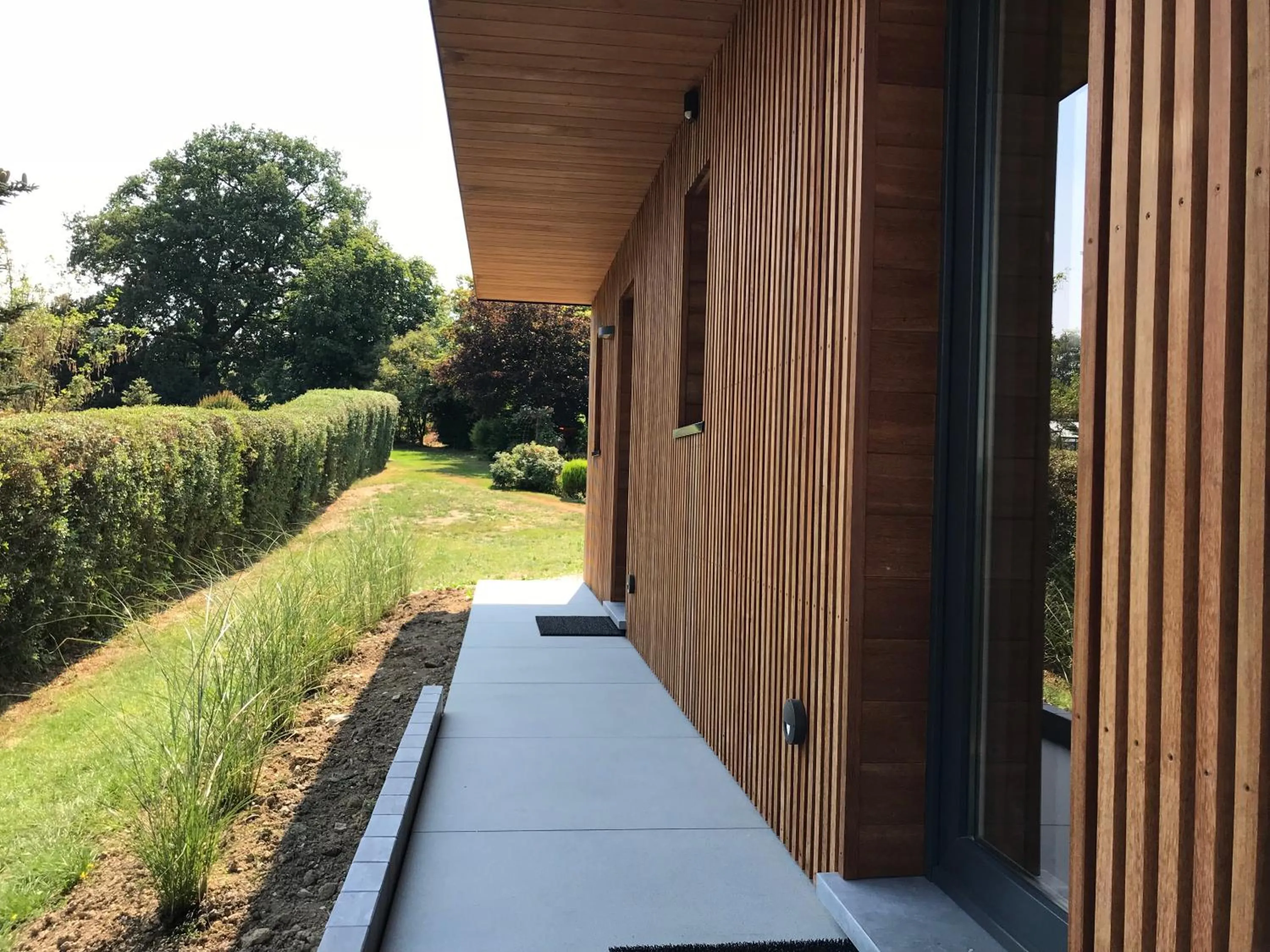 Facade/entrance in "Un matin au jardin"