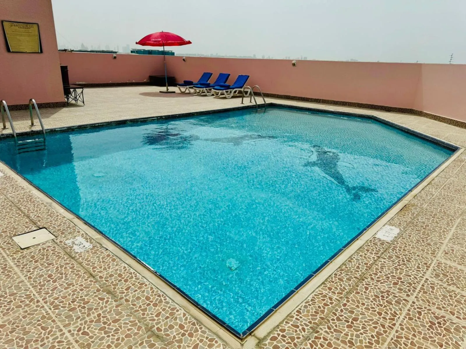 Swimming pool in Fortune Plaza Hotel, Dubai Airport