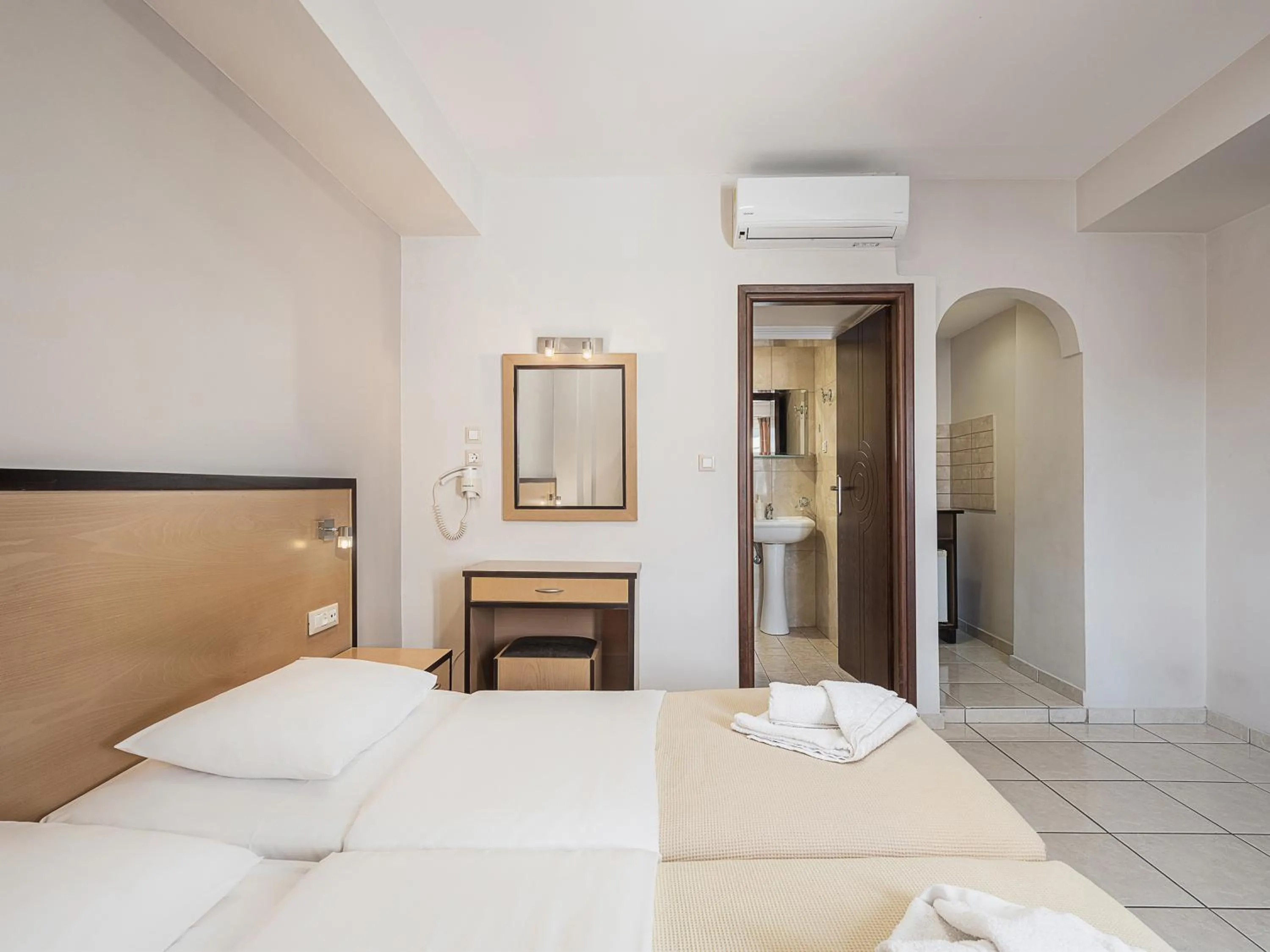 Theofilos City Hotel