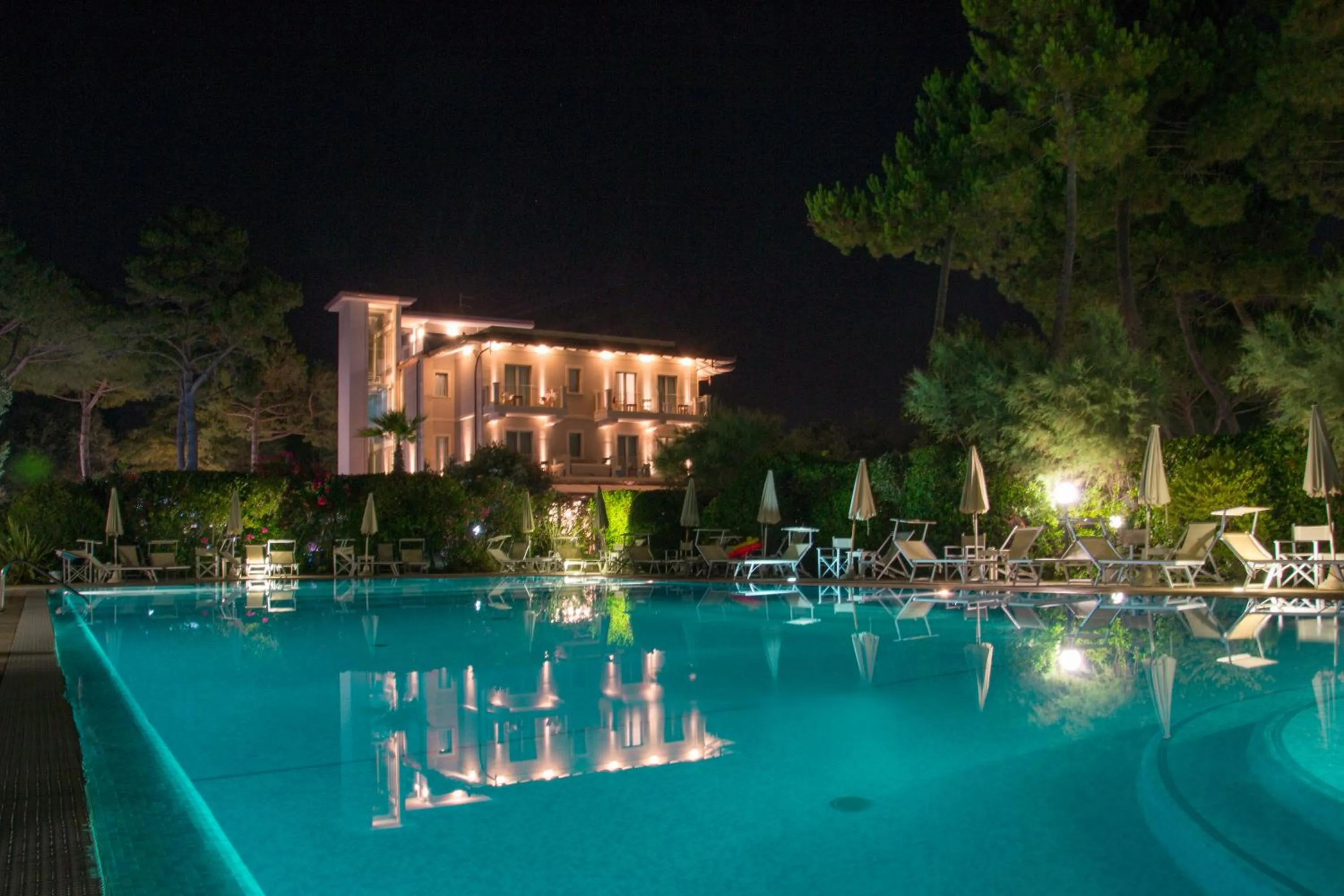 Facade/entrance in Hotel Villa Elsa