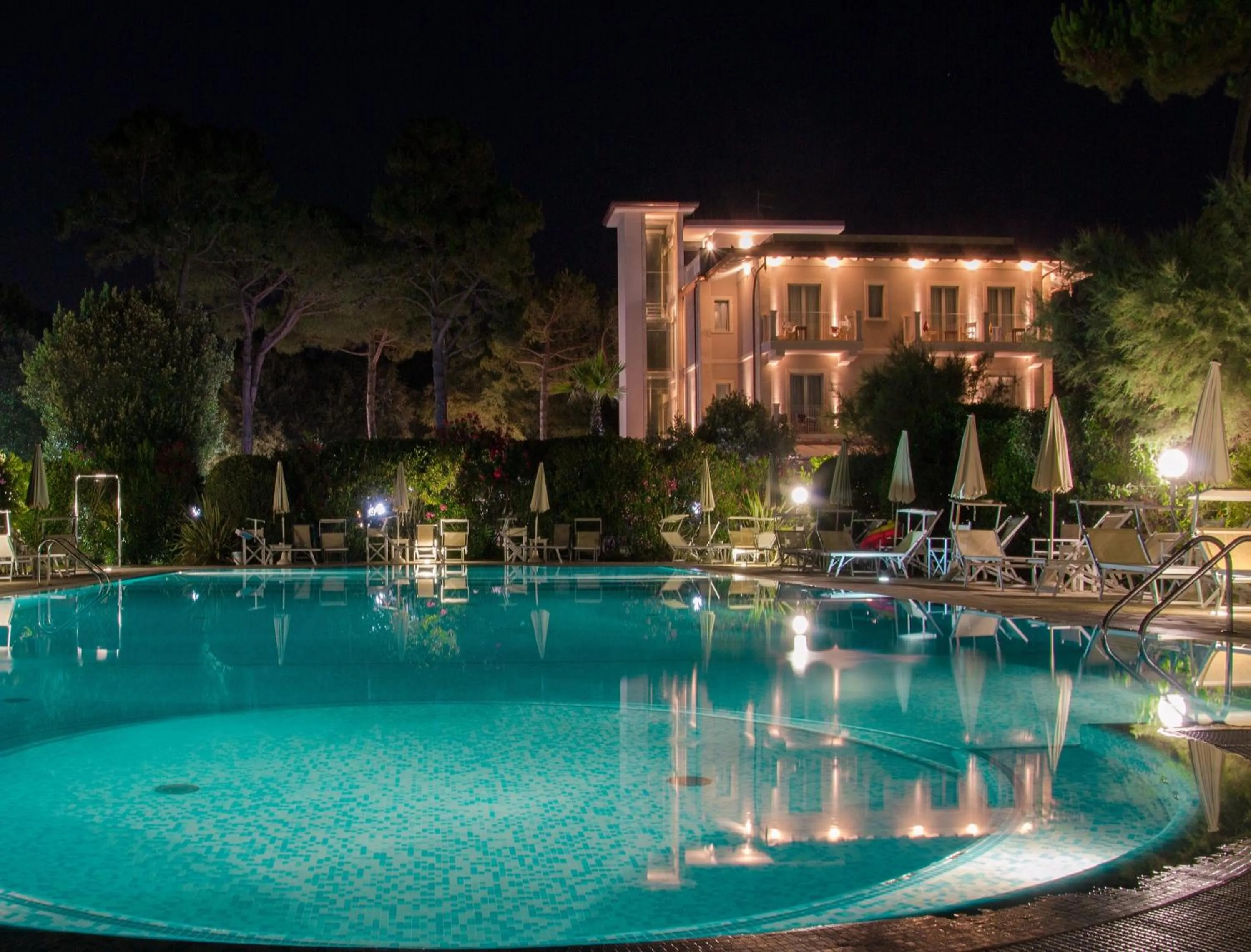 Facade/entrance in Hotel Villa Elsa