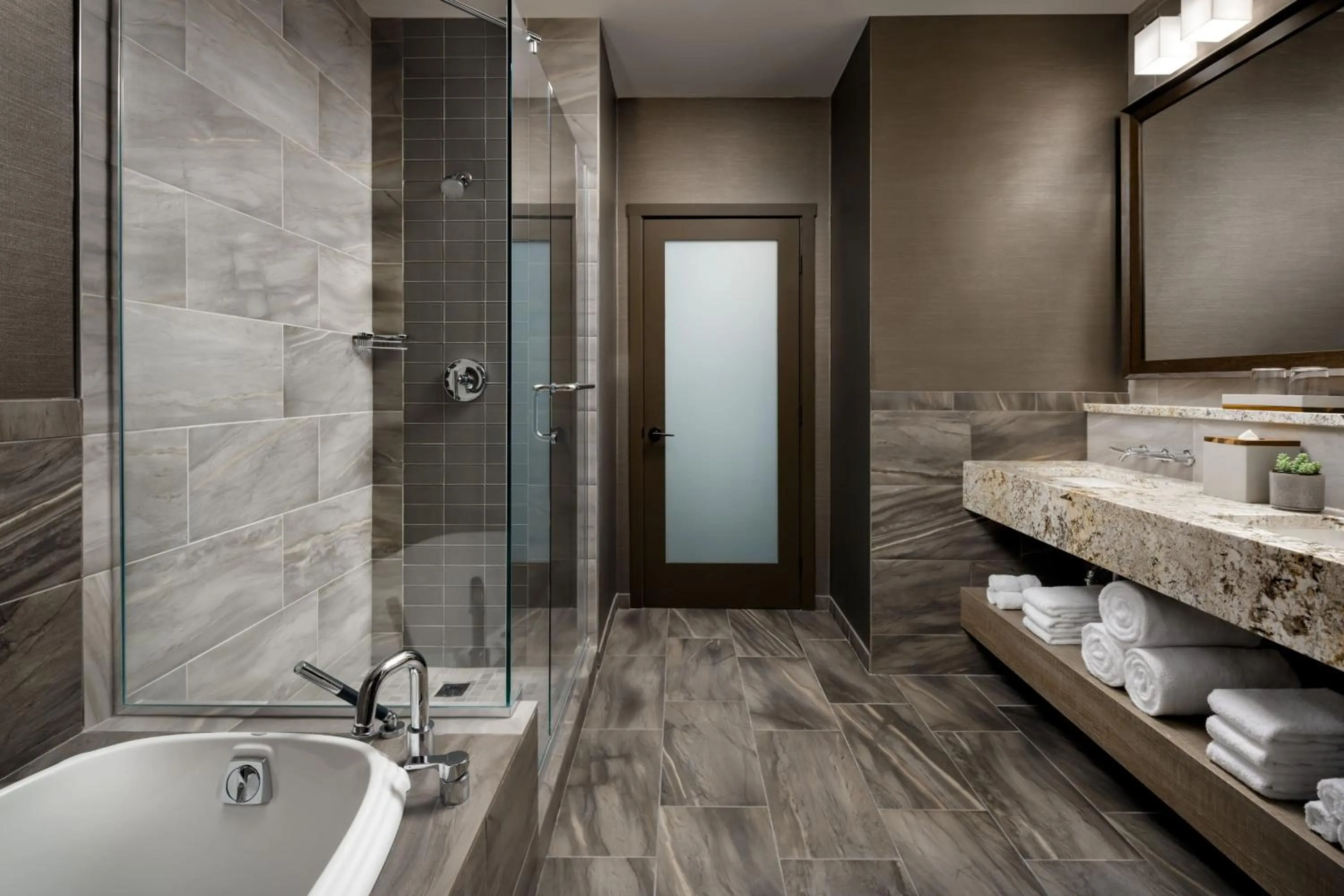 Bathroom in The Josie Hotel, Autograph Collection