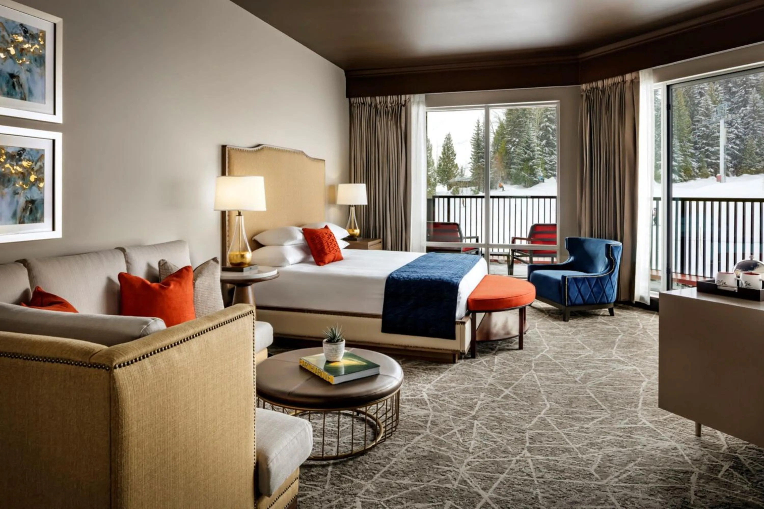 Photo of the whole room in The Josie Hotel, Autograph Collection