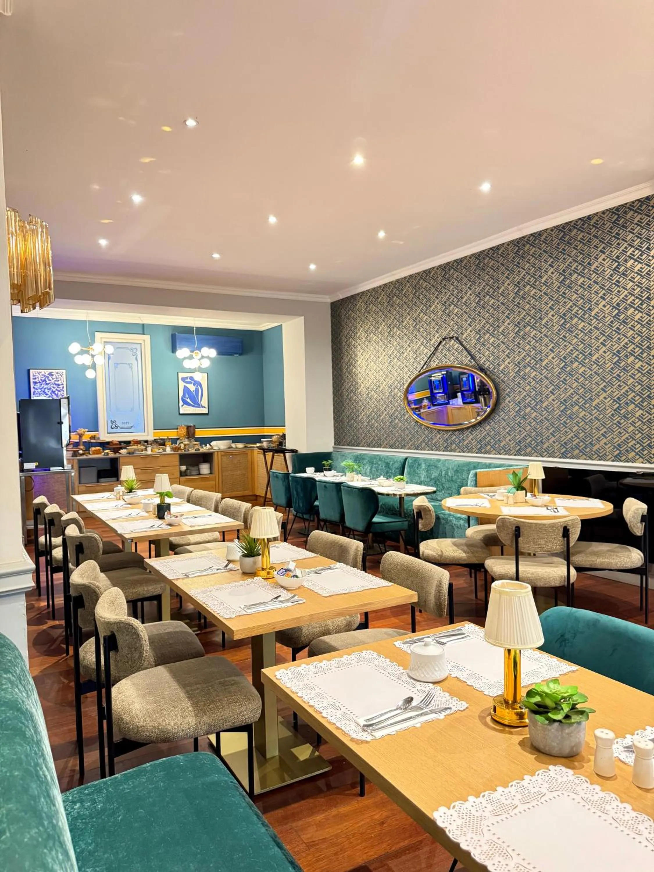 Breakfast in Hotel Restaurant Christophe Colomb