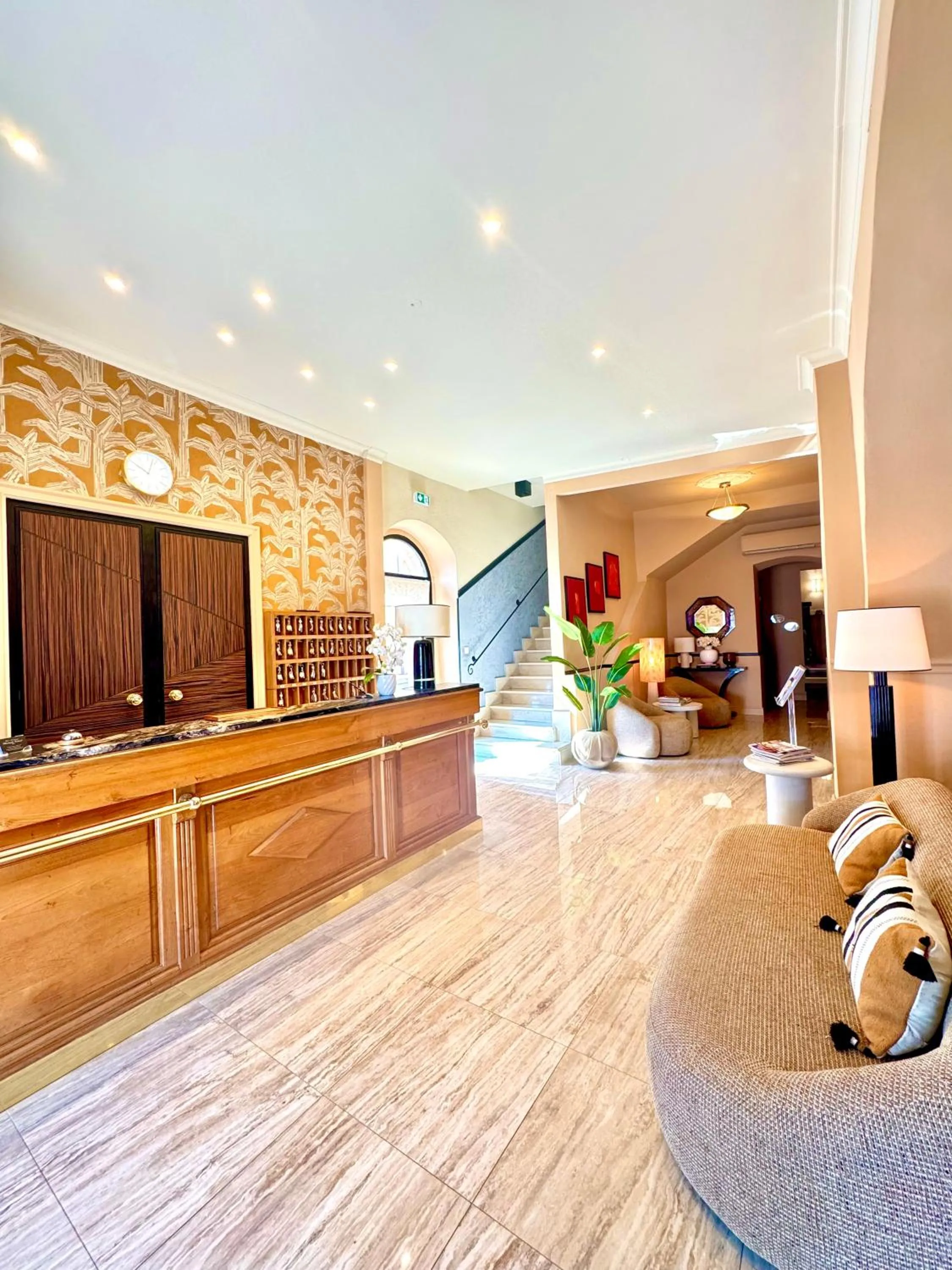 Lobby or reception in Hotel Restaurant Christophe Colomb