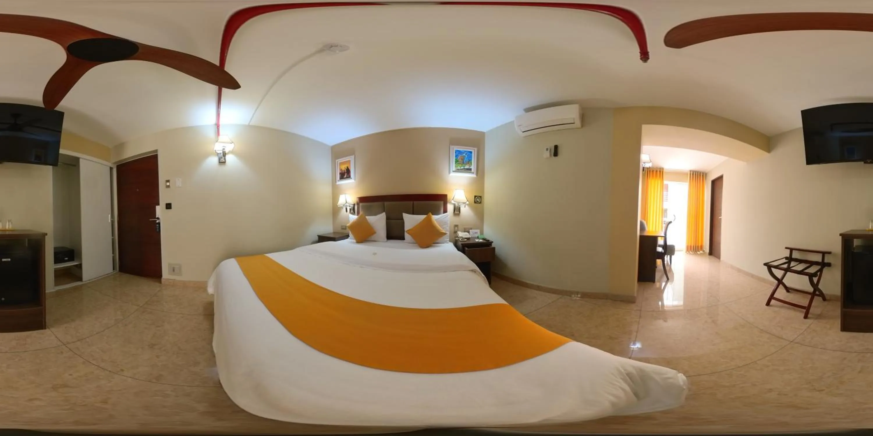 Photo of the whole room, Bed in Gran Recreo Hotel - Trujillo - Perú