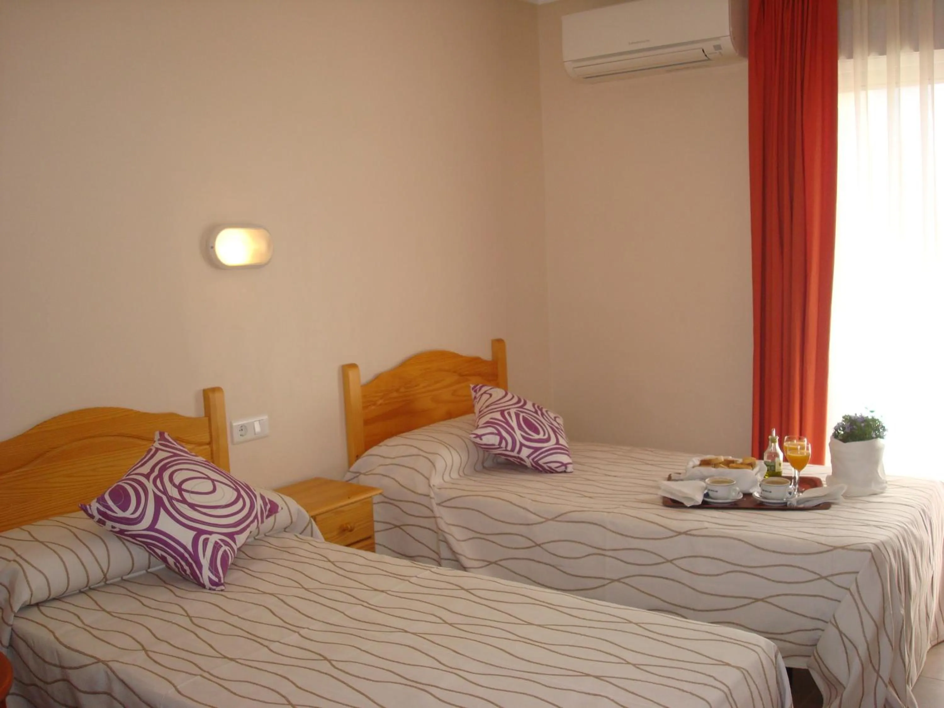 Photo of the whole room, Bed in Hotel Fin De Semana