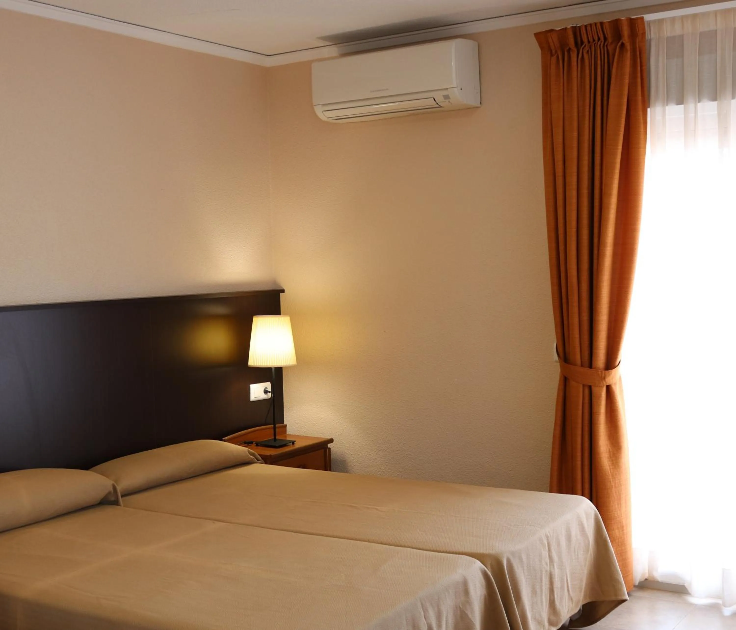 Bedroom, Bed in Hotel Fin De Semana