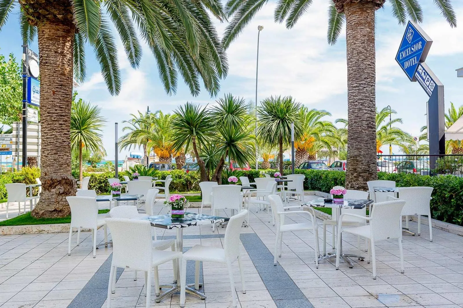 Garden in Hotel Excelsior