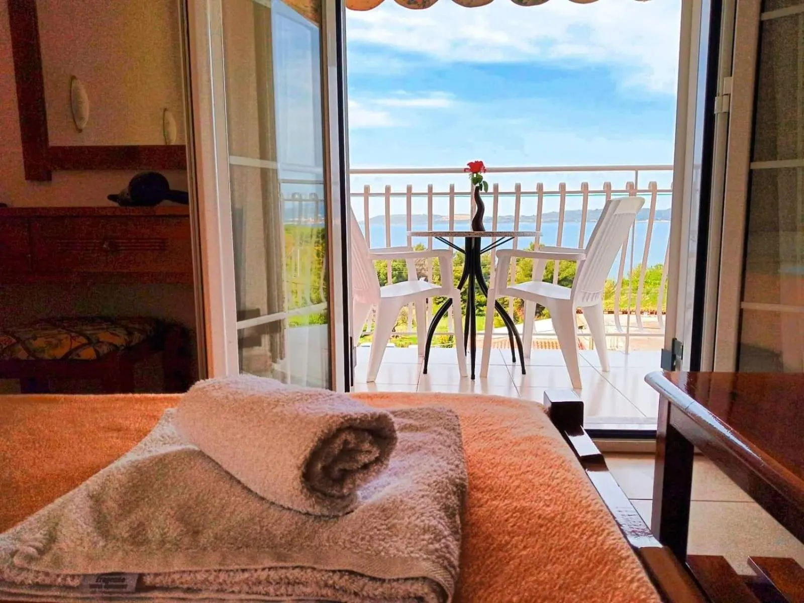 Balcony/Terrace, Bed in Oskars Studios & Apartments