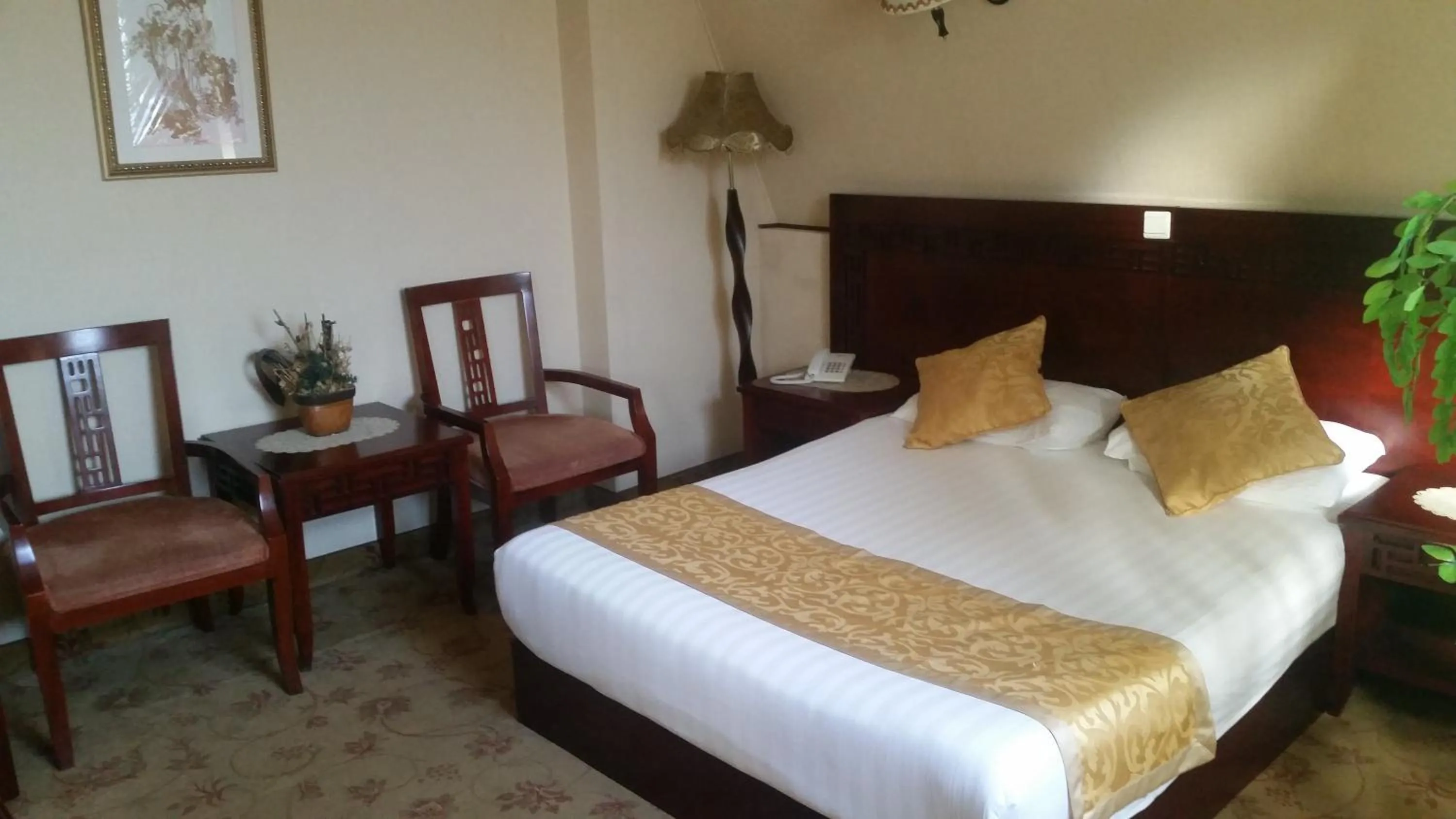 Bed in Motel DHS - Chinese Restaurant