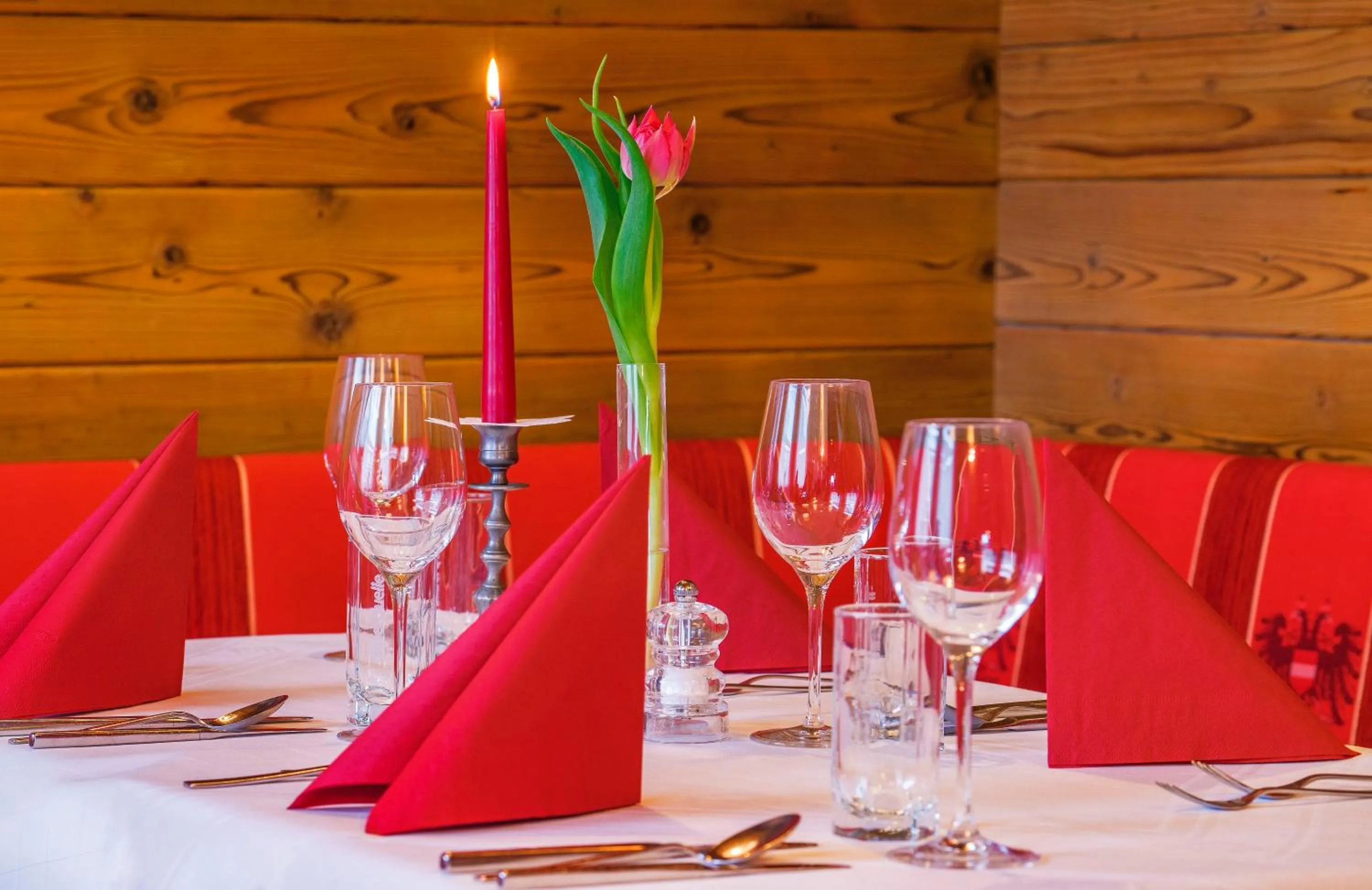 Restaurant/places to eat in Sporthotel Pechtl