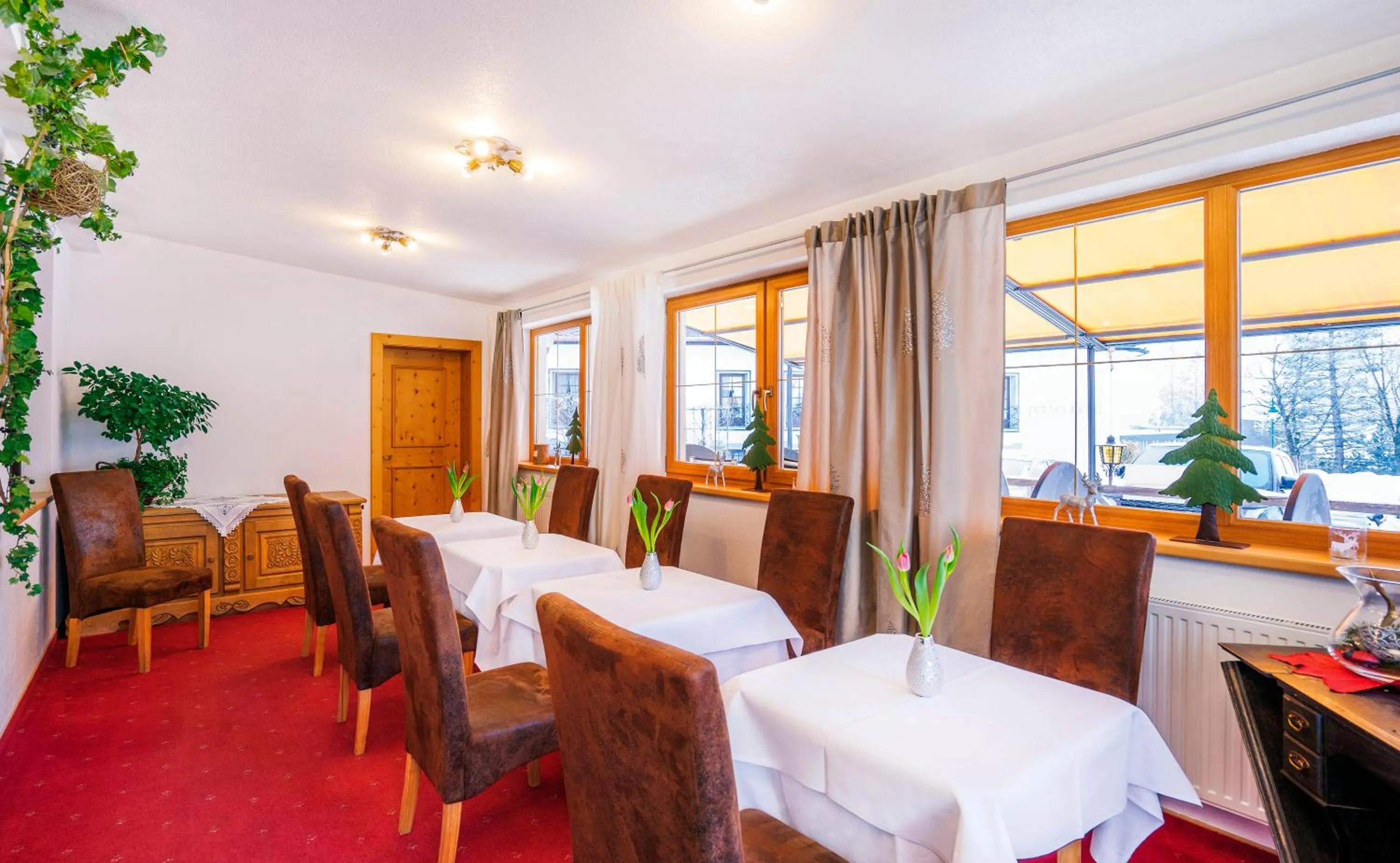 Restaurant/places to eat in Sporthotel Pechtl