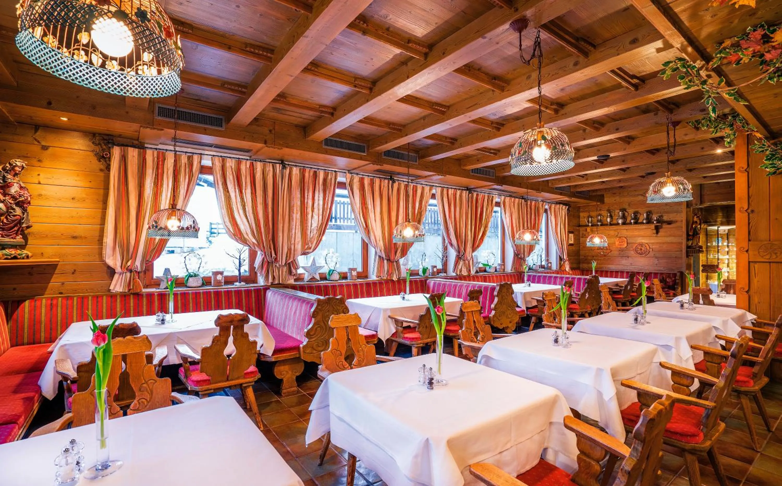 Restaurant/places to eat in Sporthotel Pechtl