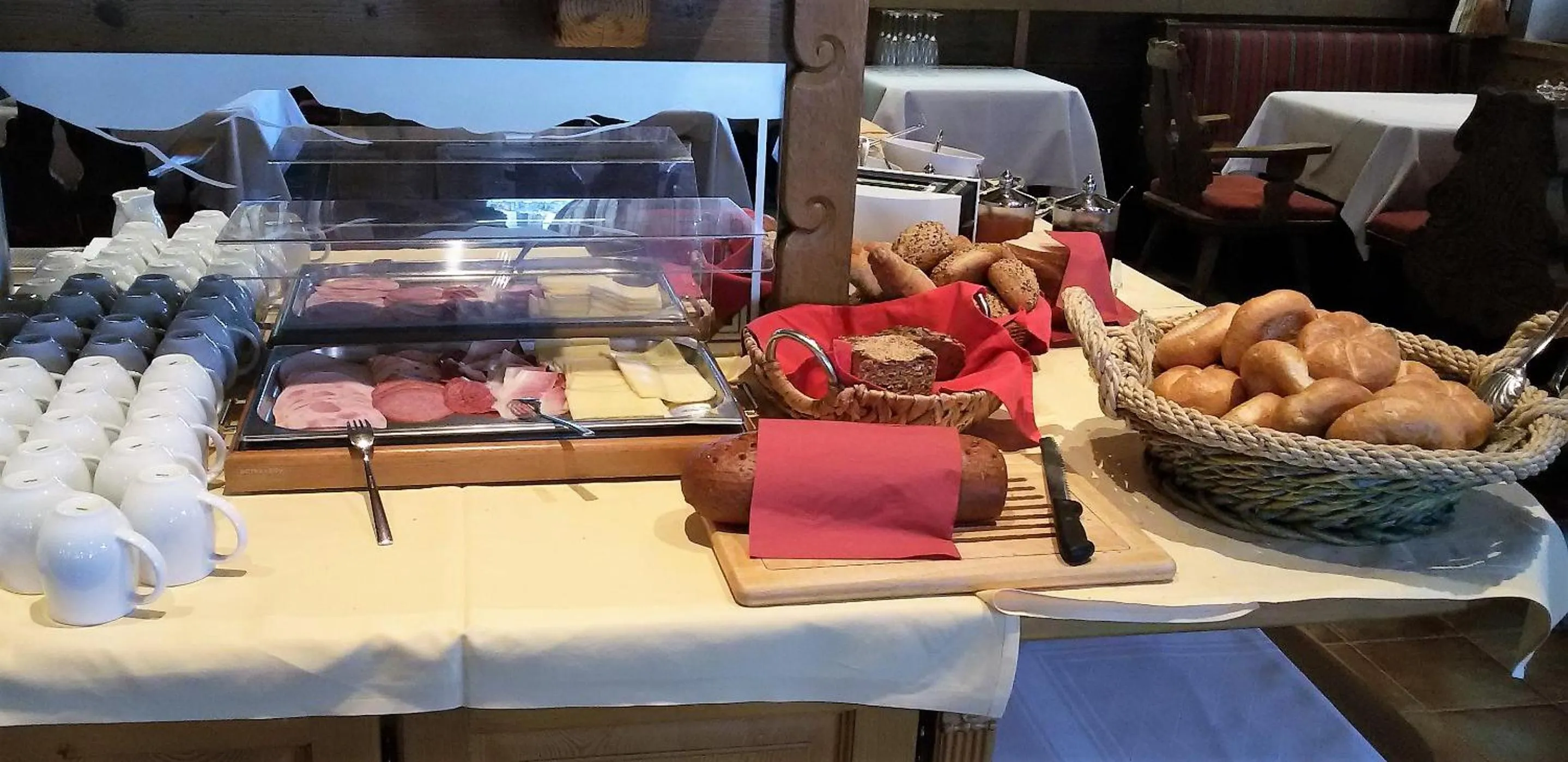 Buffet breakfast in Sporthotel Pechtl