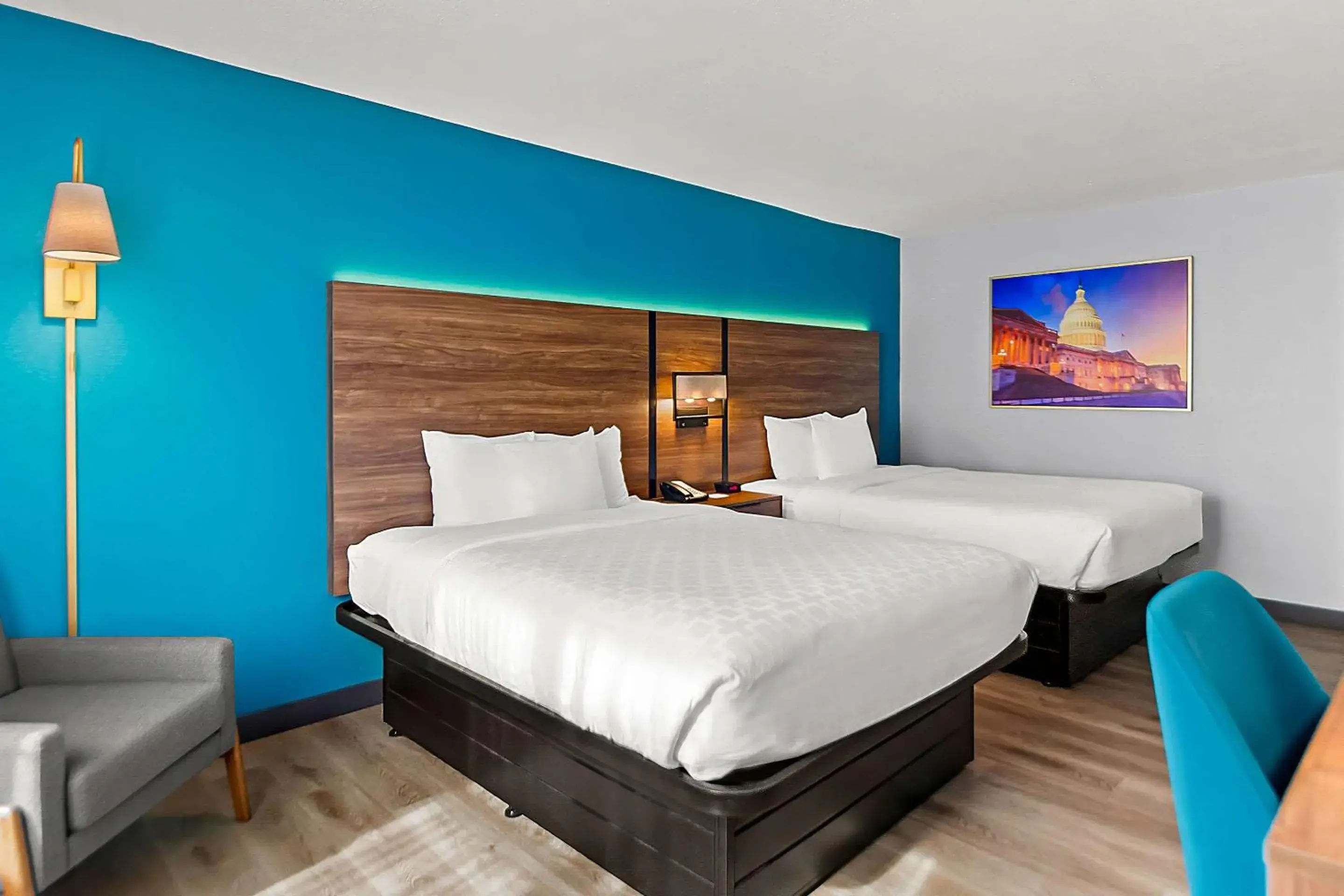 Bedroom, Bed in Clarion Inn Falls Church-Arlington Bedroom, Bed in Clarion Inn Falls Church-Arlington