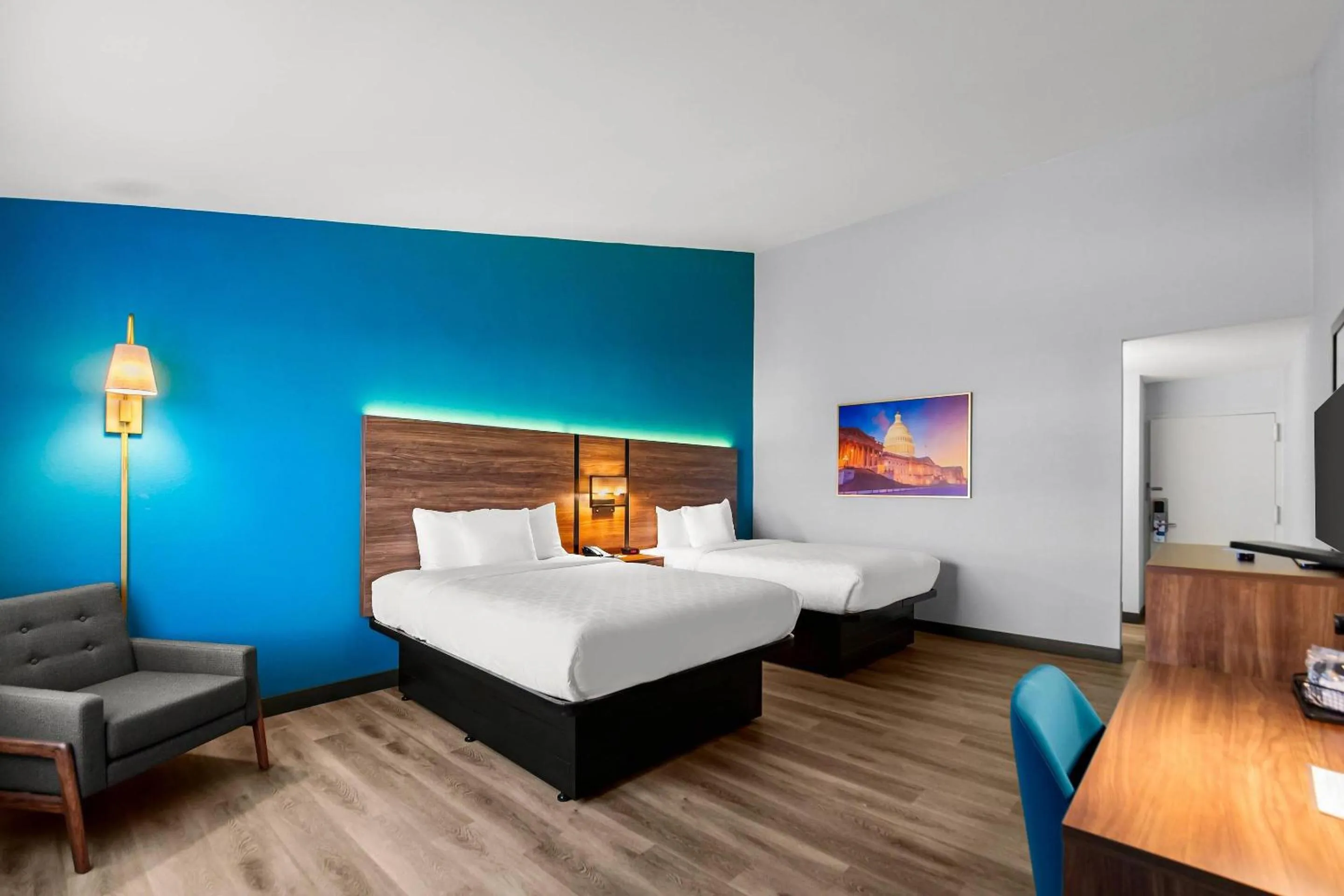 Bedroom, Bed in Clarion Inn Falls Church-Arlington