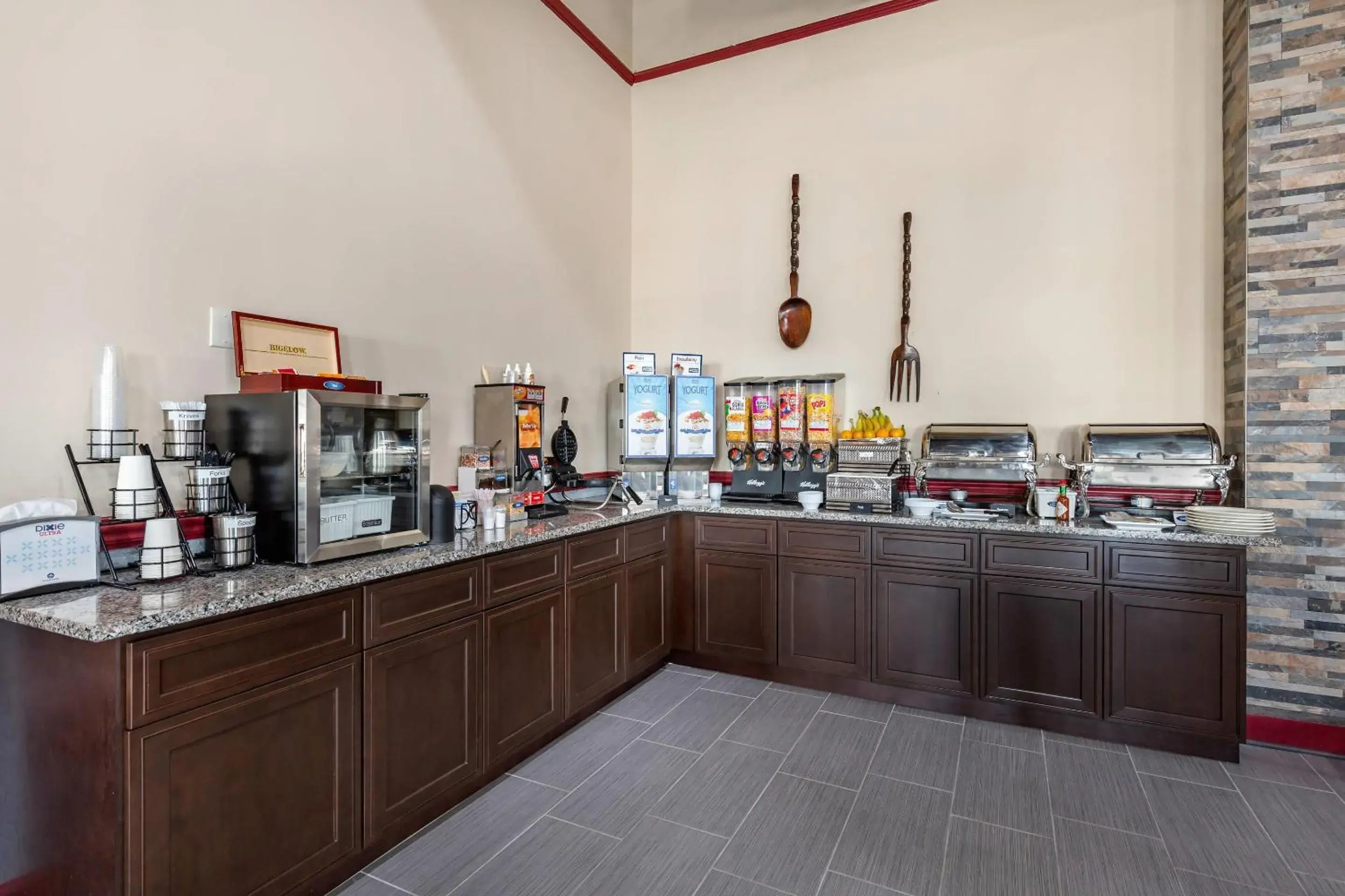 Breakfast in Clarion Inn Falls Church-Arlington Breakfast in Clarion Inn Falls Church-Arlington