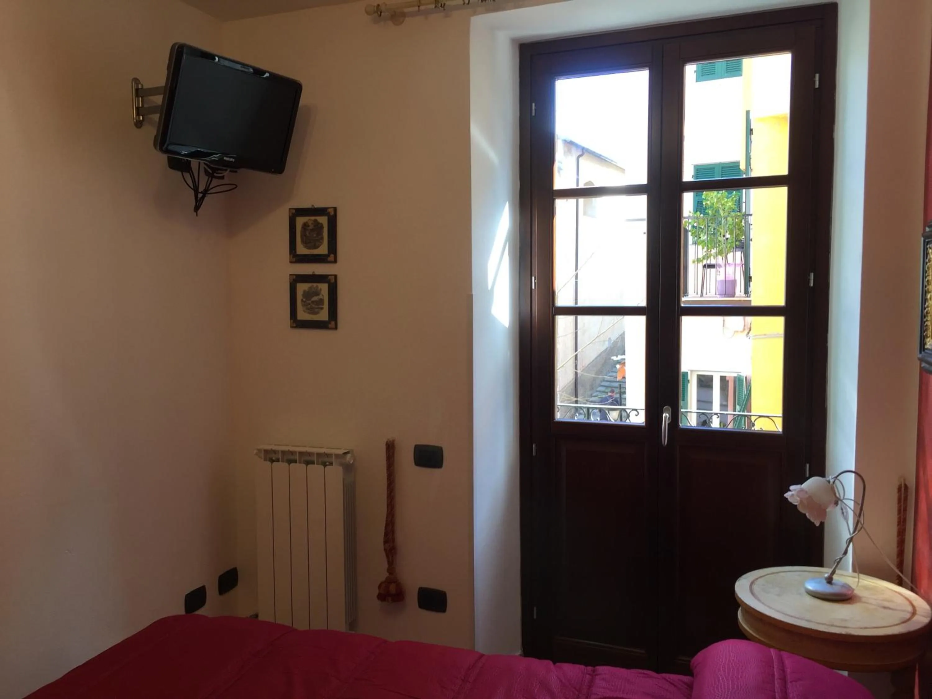 Photo of the whole room, Bed in La Posada