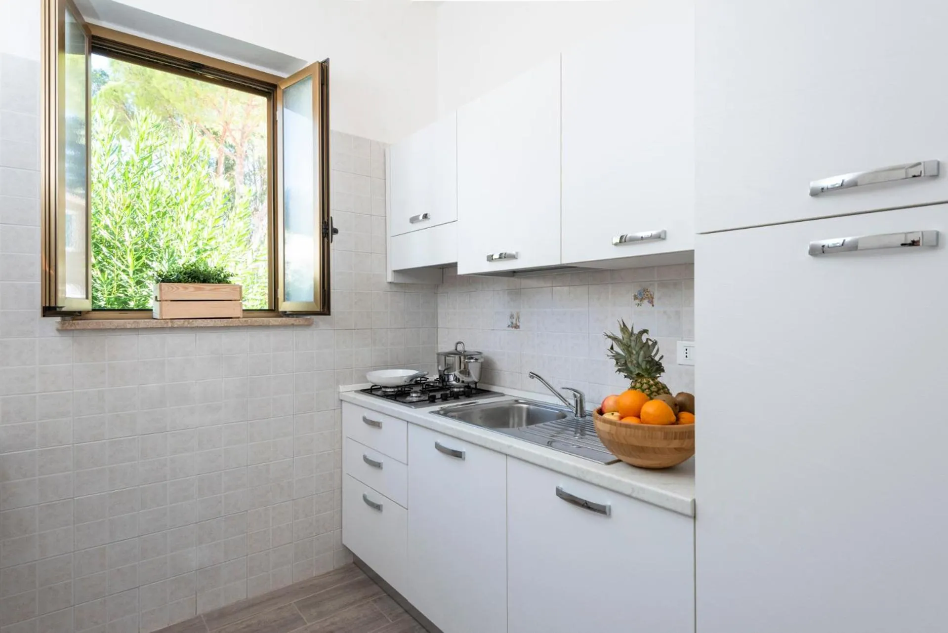 Kitchen or kitchenette in Golfo del Sole Hotel & Holiday Resort