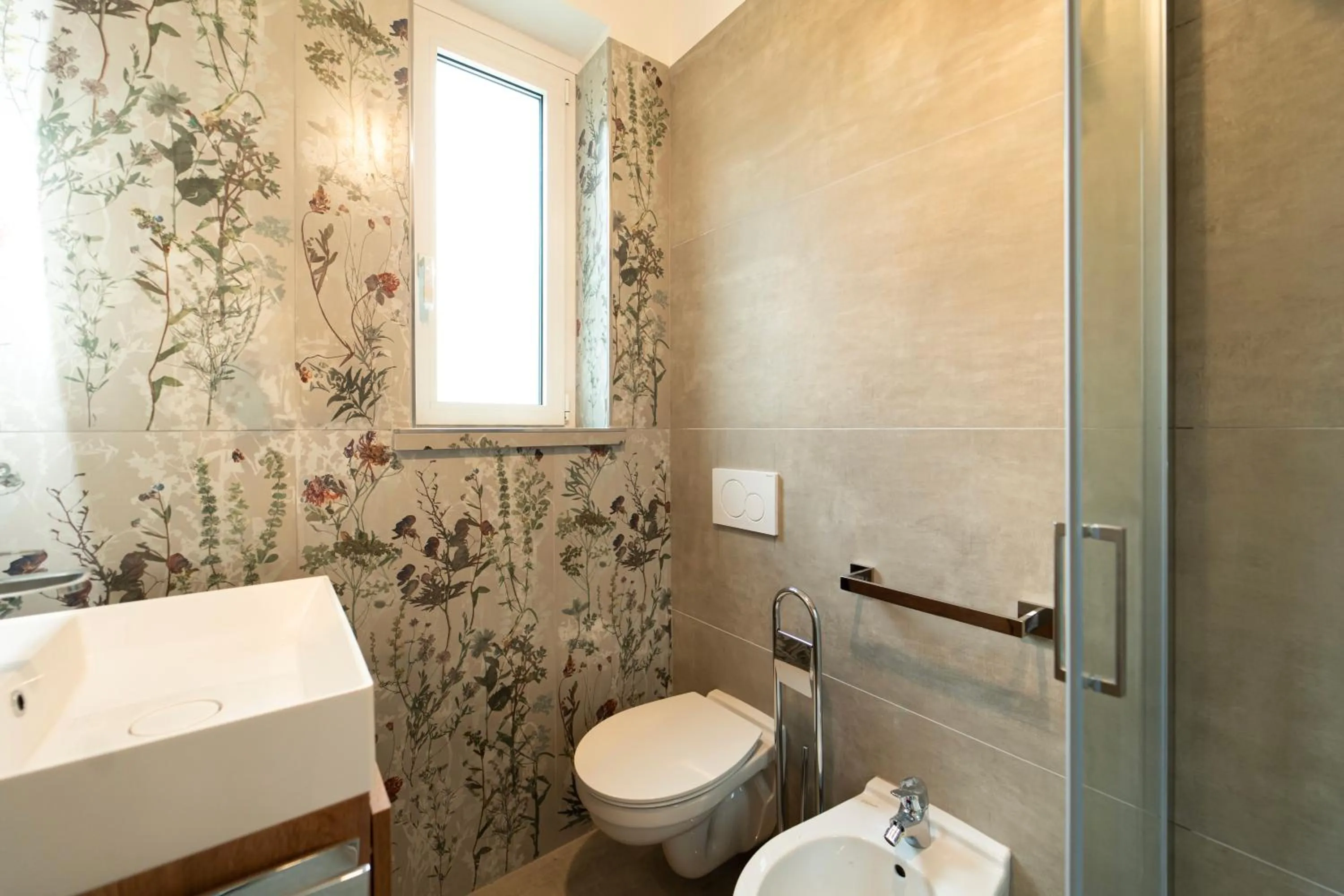 Shower in Golfo del Sole Hotel & Holiday Resort