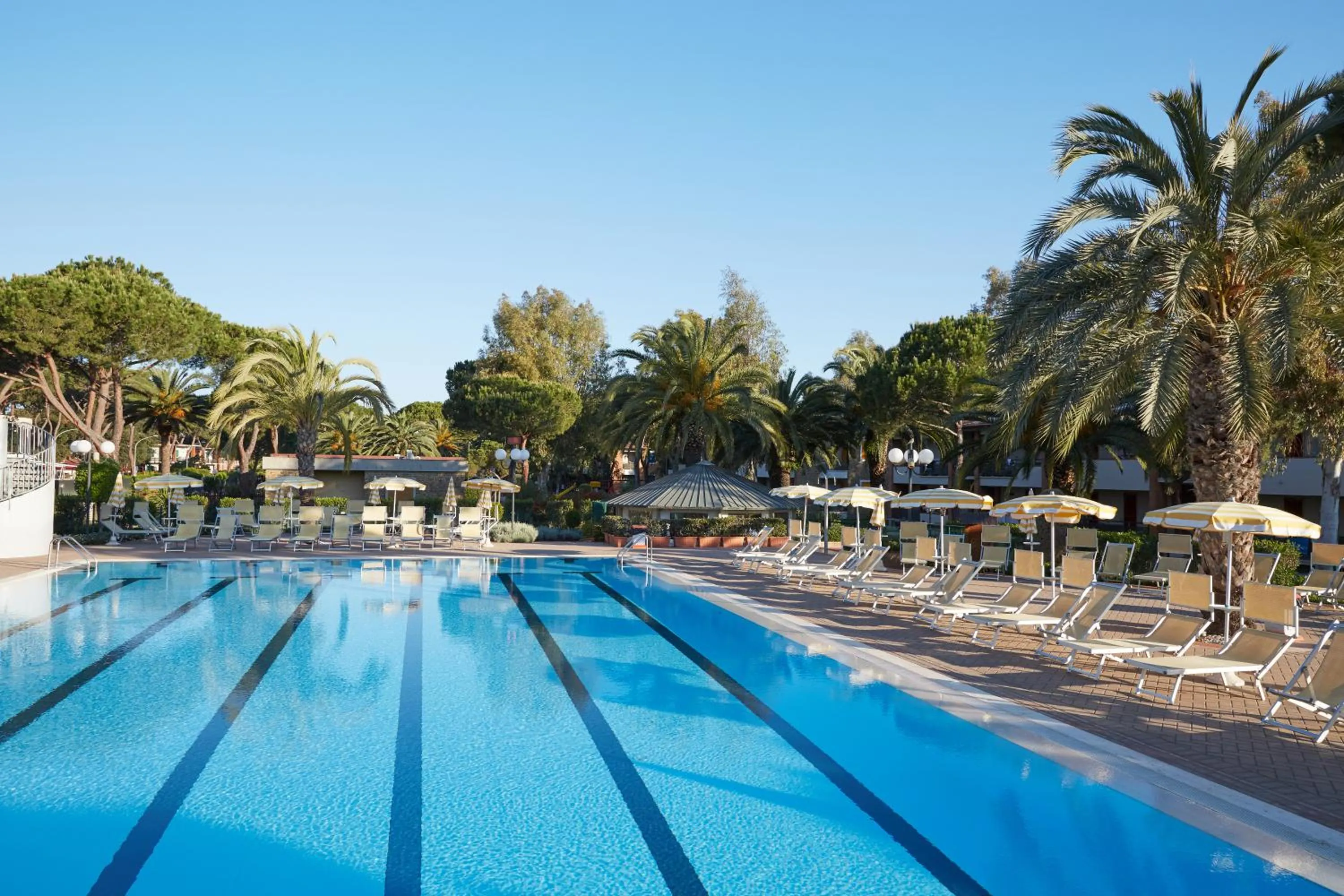 Swimming pool in Golfo del Sole Hotel & Holiday Resort