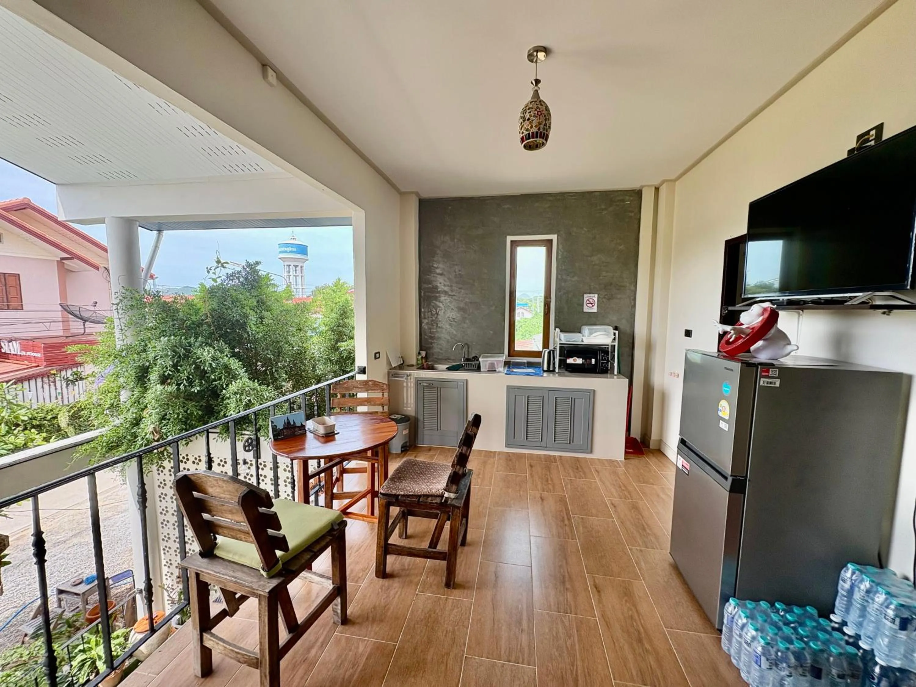 Communal lounge/ TV room in Thai Guesthouse