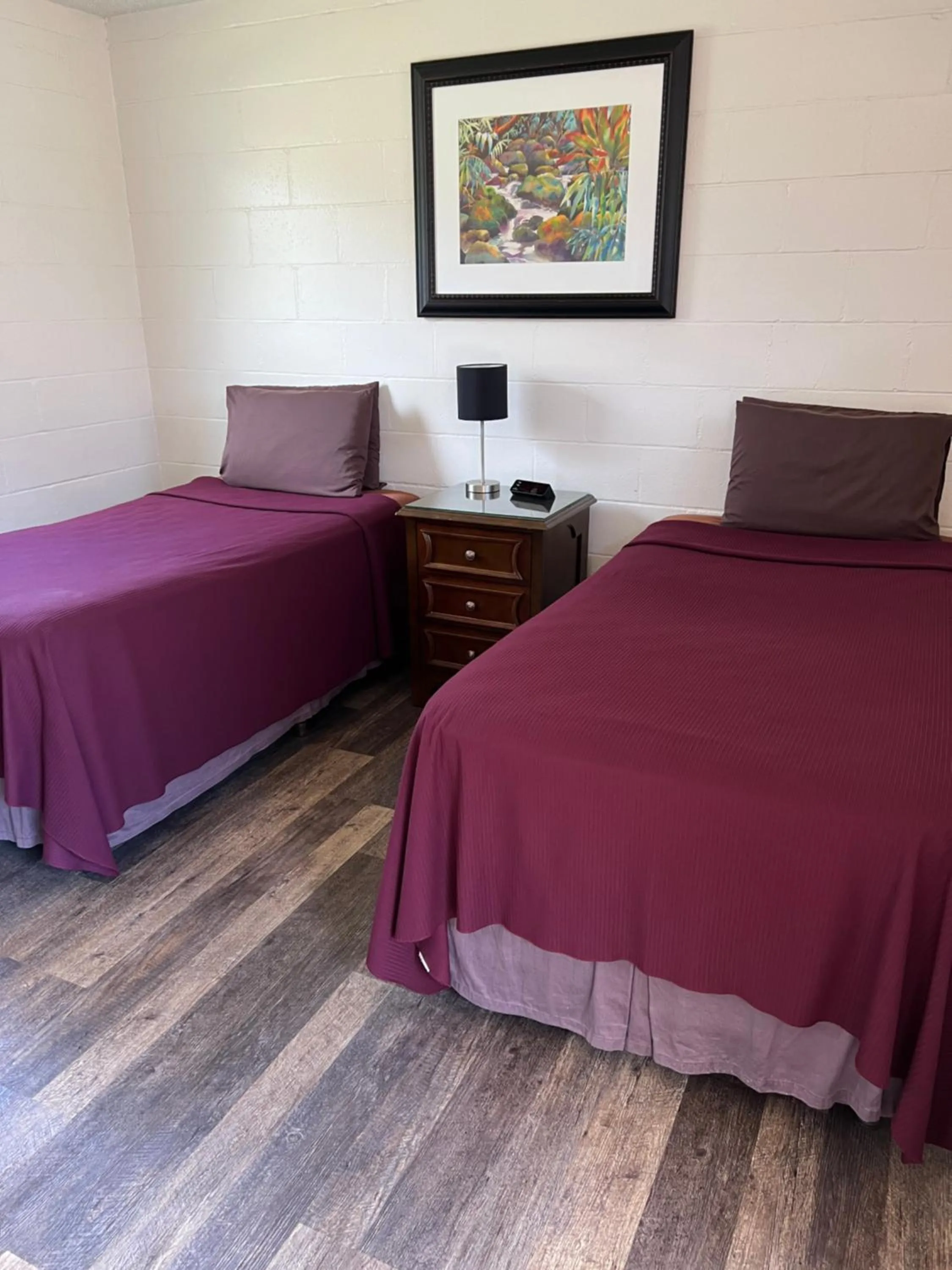 Bed in Tip Top Motel