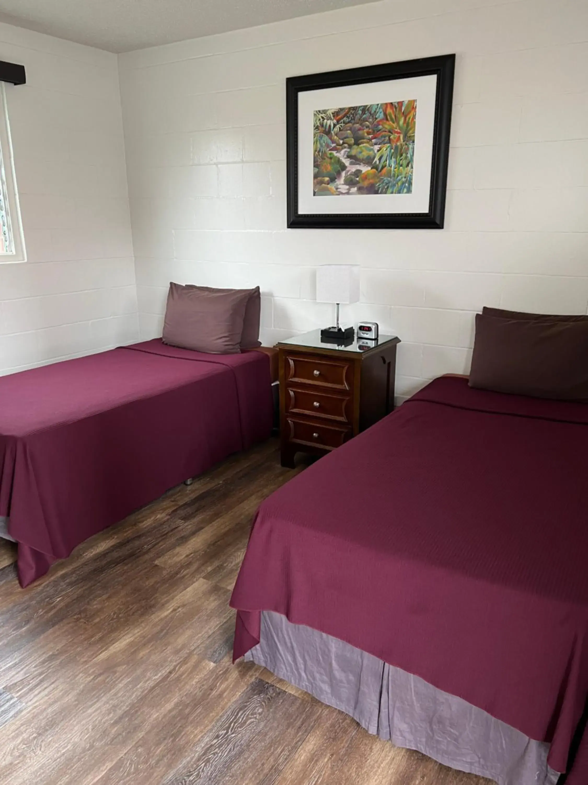 Twin Room in Tip Top Motel Twin Room in Tip Top Motel