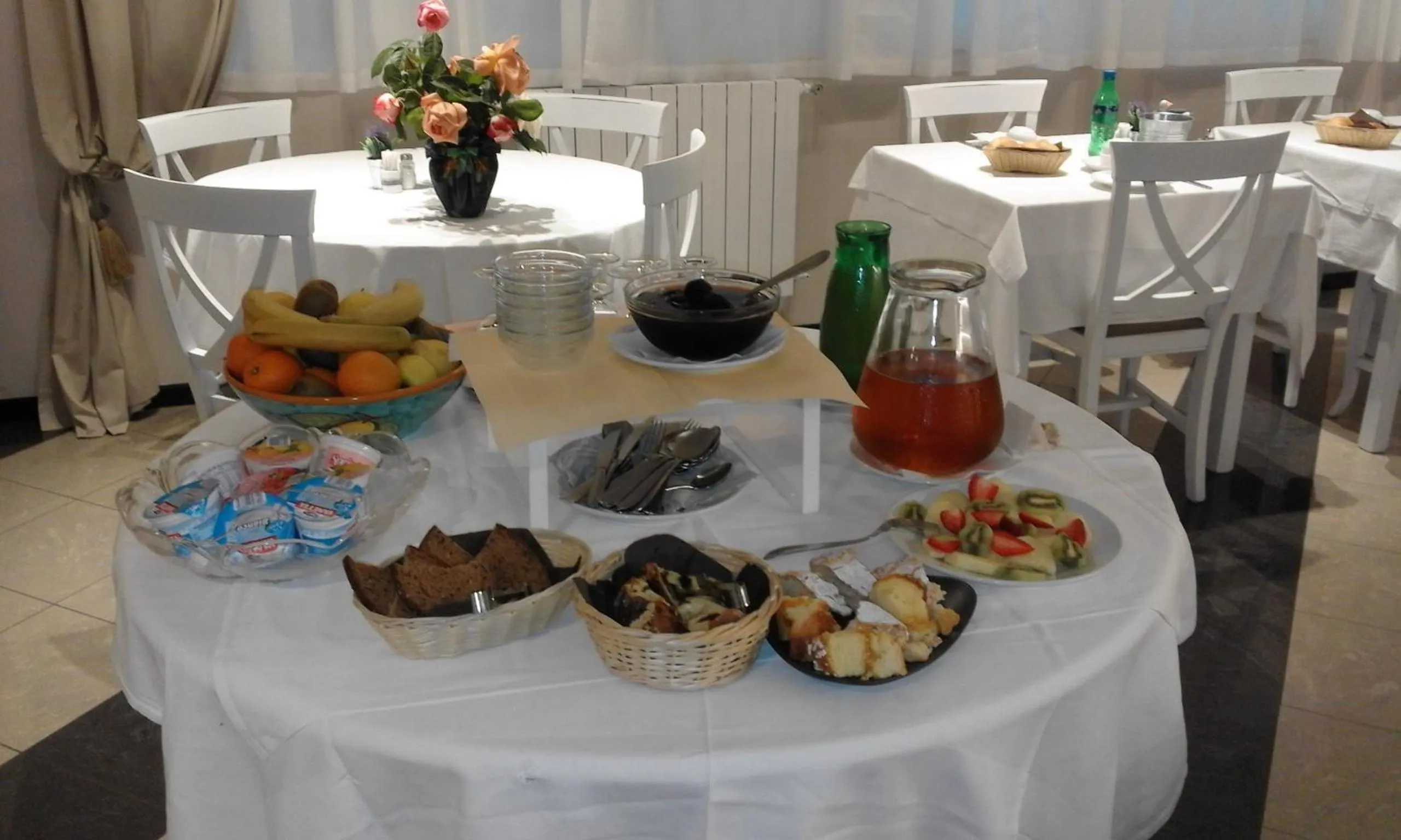 Buffet breakfast in Hotel Villa Rosa