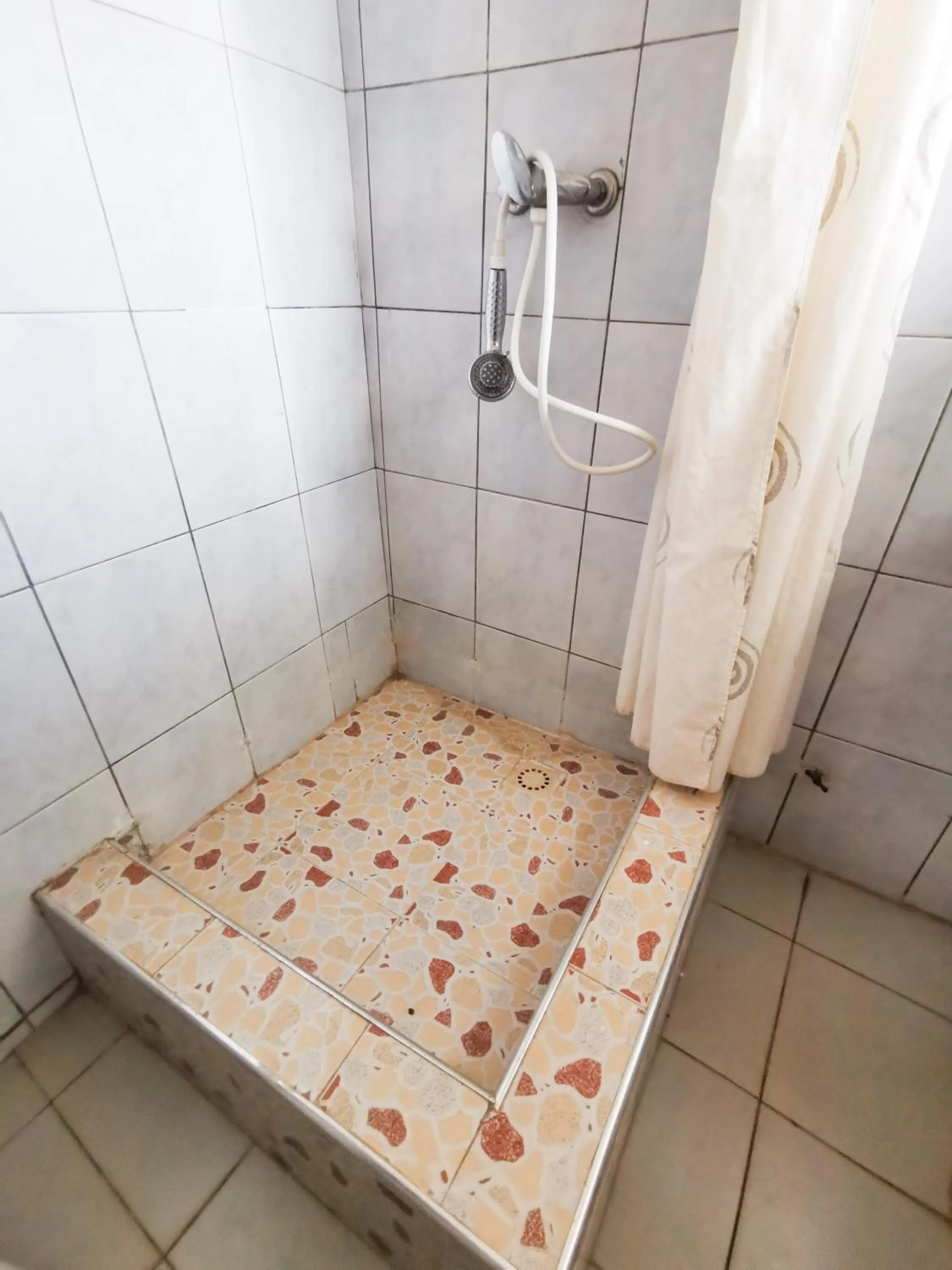 Shower in To Be Hotel