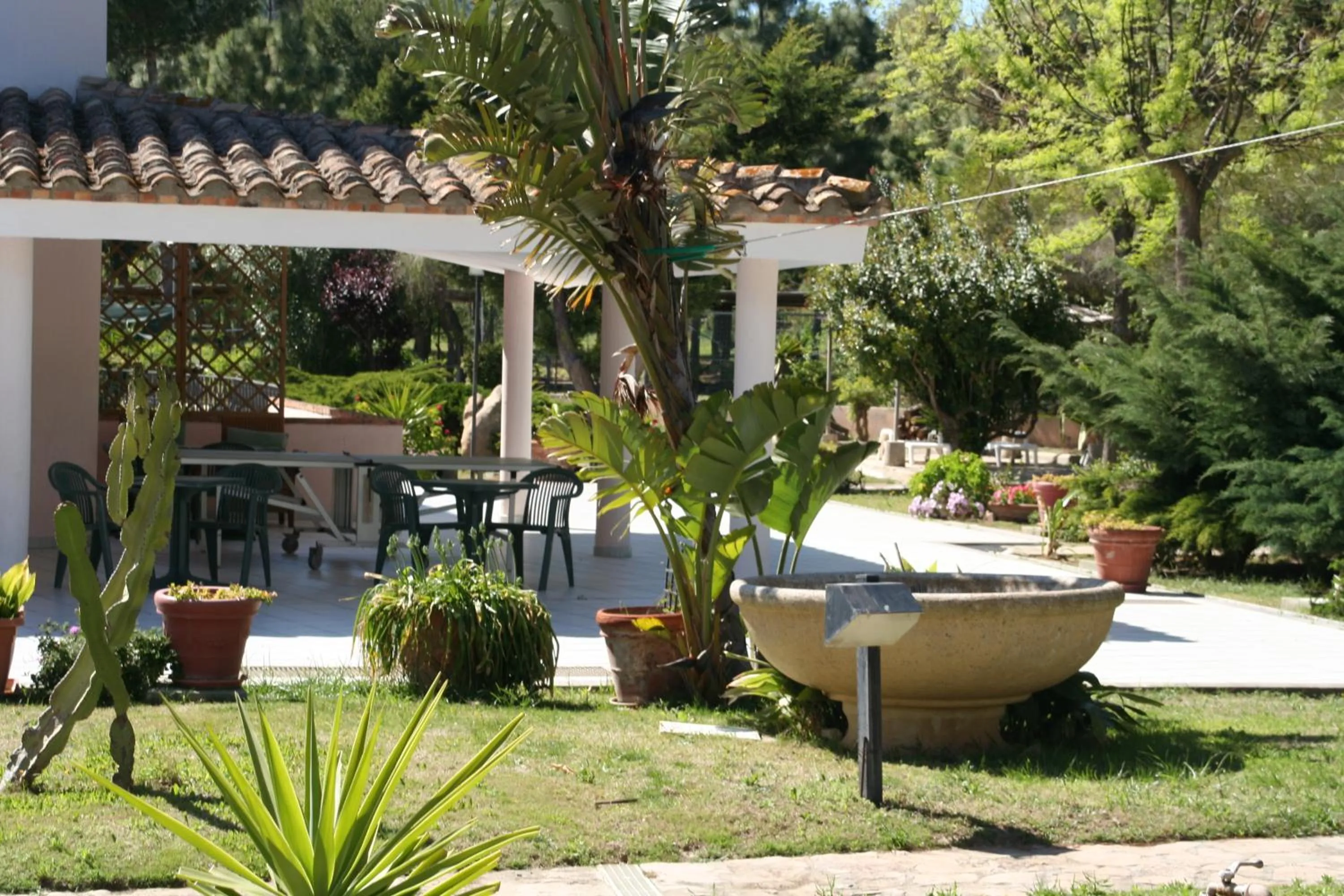 Garden view in Verdemare Sardegna Uno