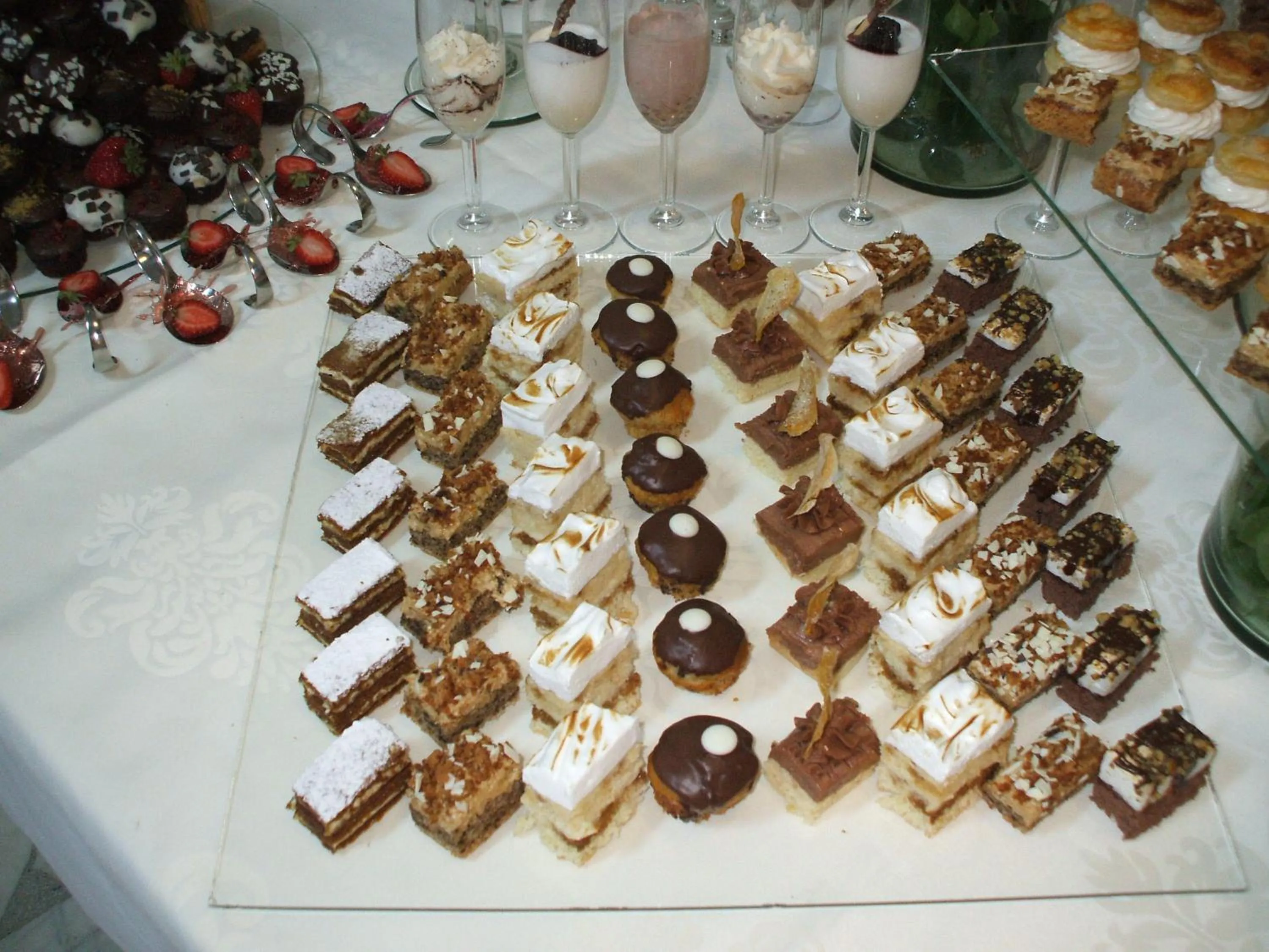 Food and drinks in Hotel Condor