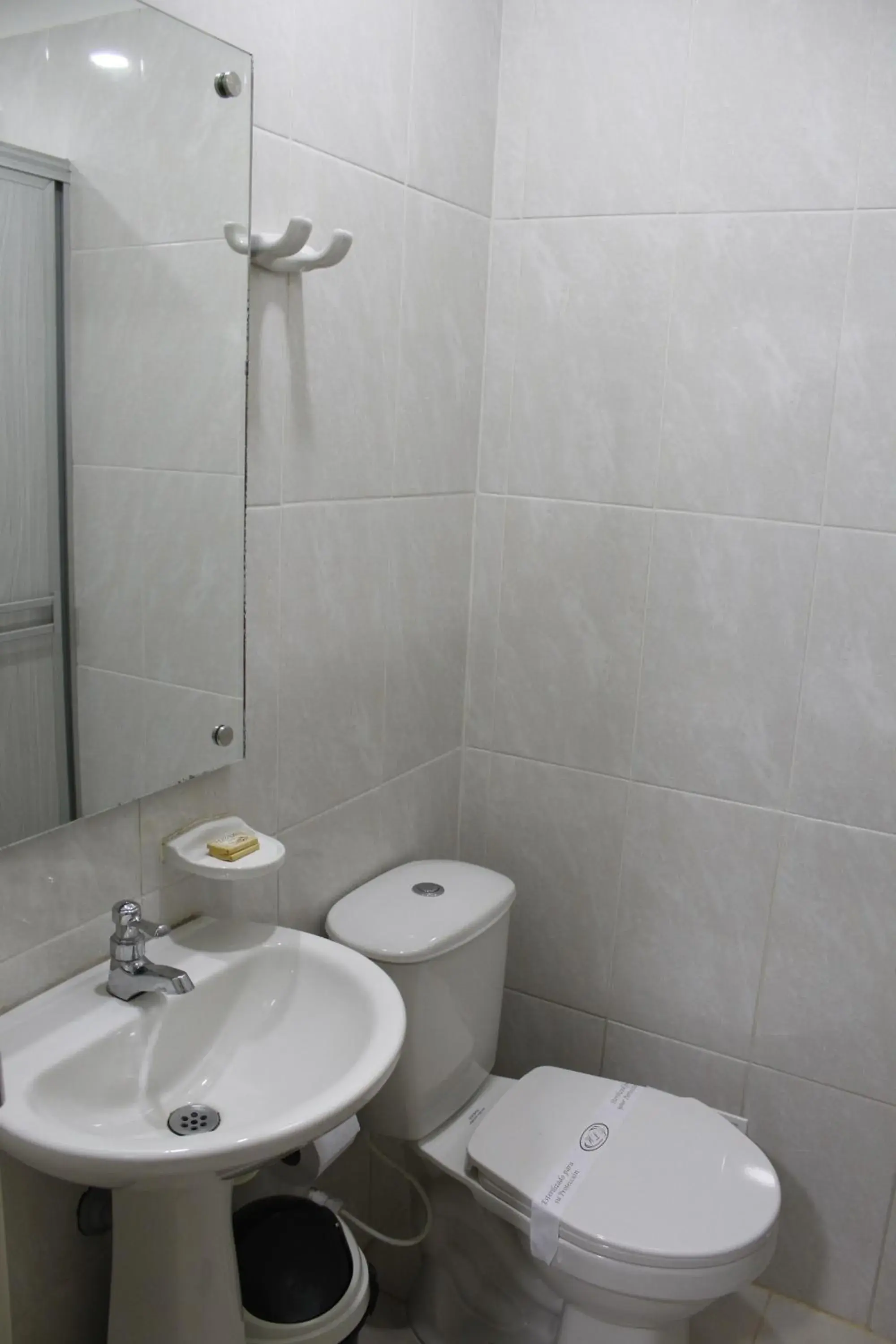 Double or Twin Room in Hotel Pereira 421 Double or Twin Room in Hotel Pereira 421