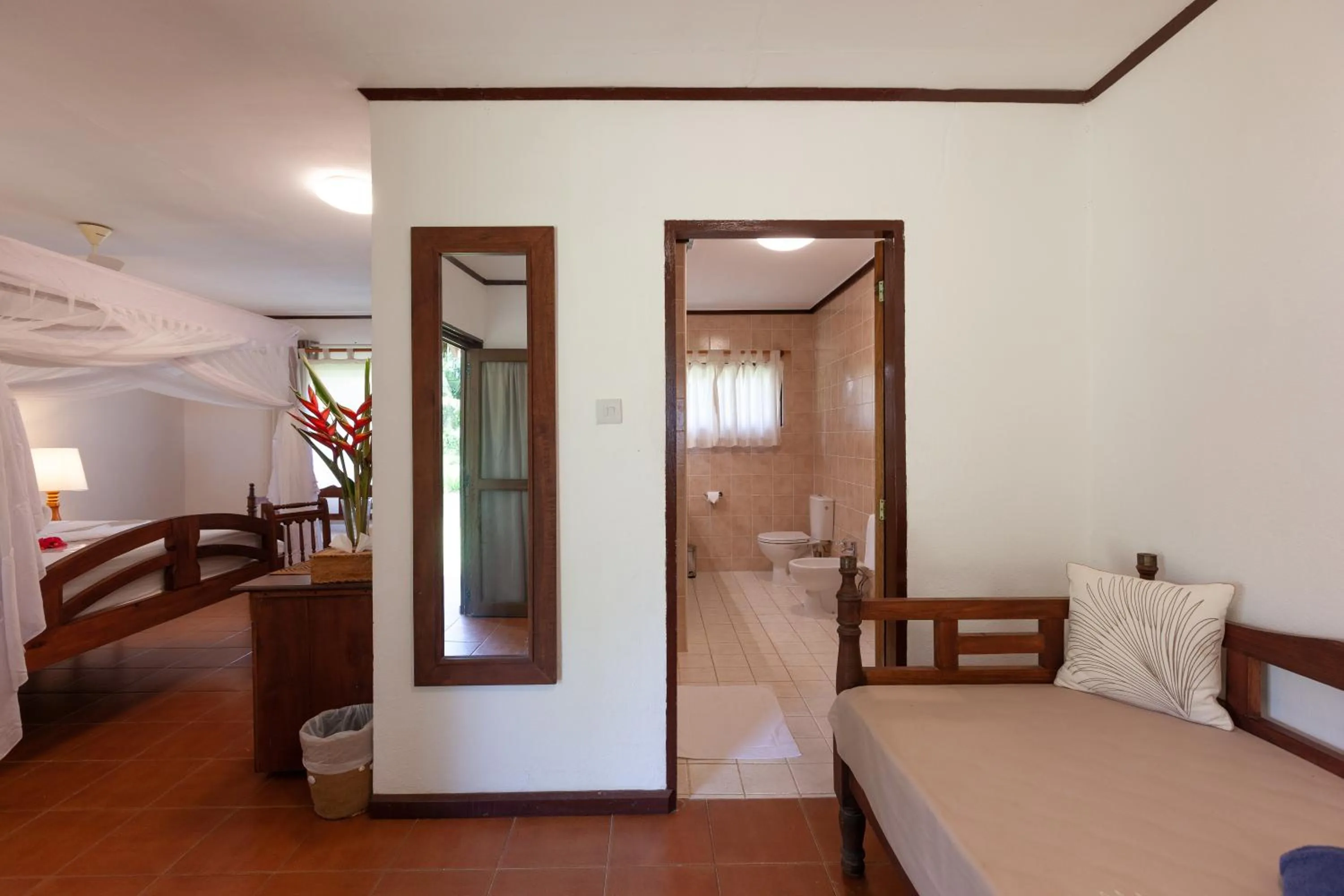 Bed in Hotel Cote d'or Lodge