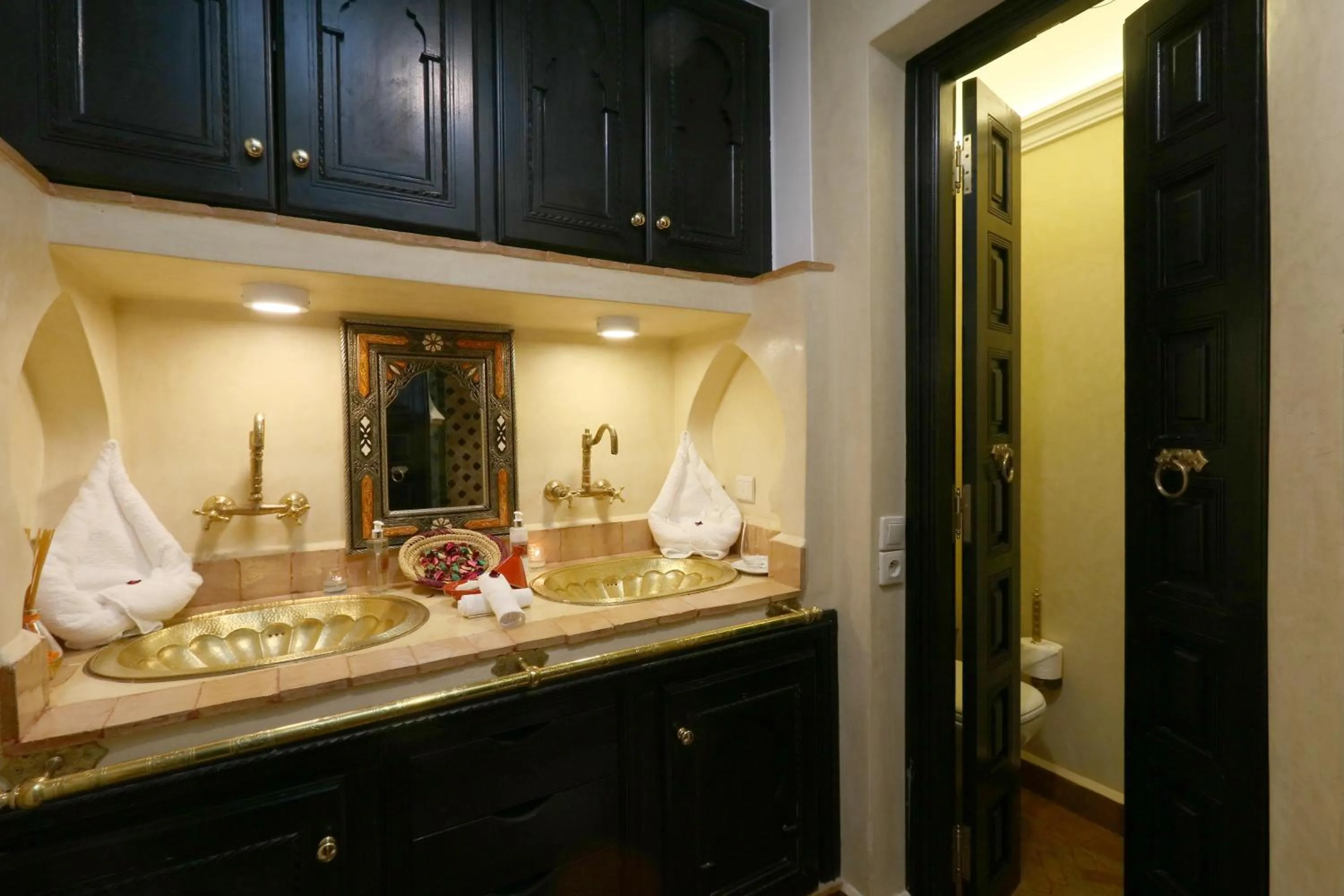 Bathroom in Riad Omara al Kasbah
