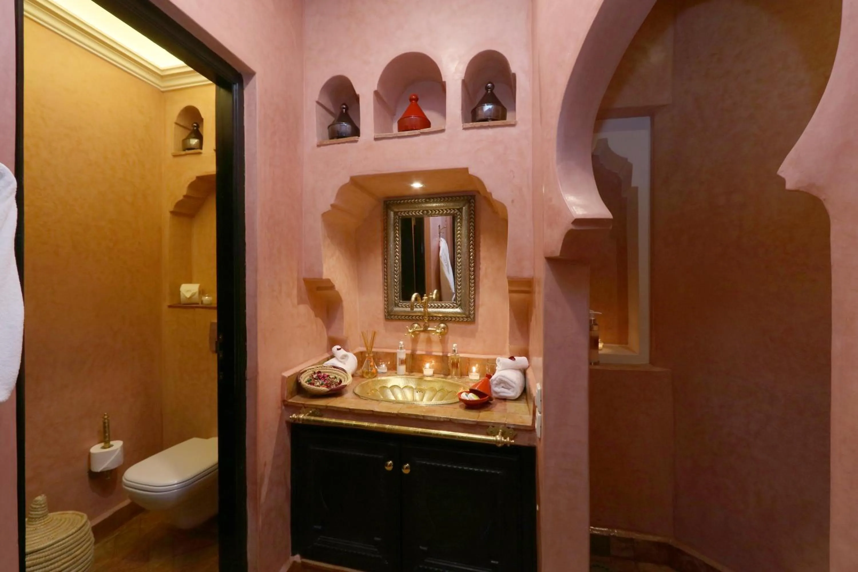 Bathroom in Riad Omara al Kasbah