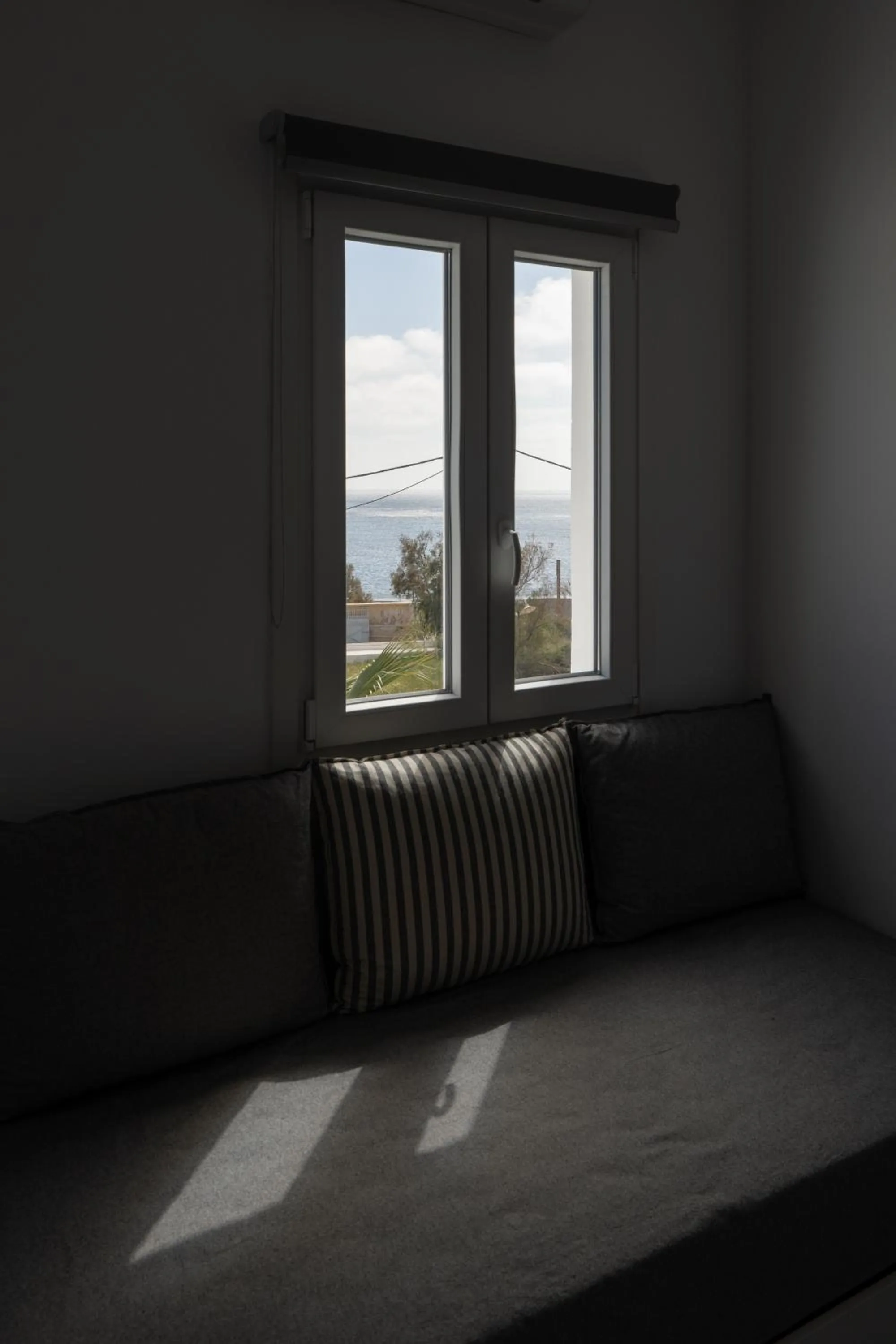 Seating area, Bed in Sunray Lodgings