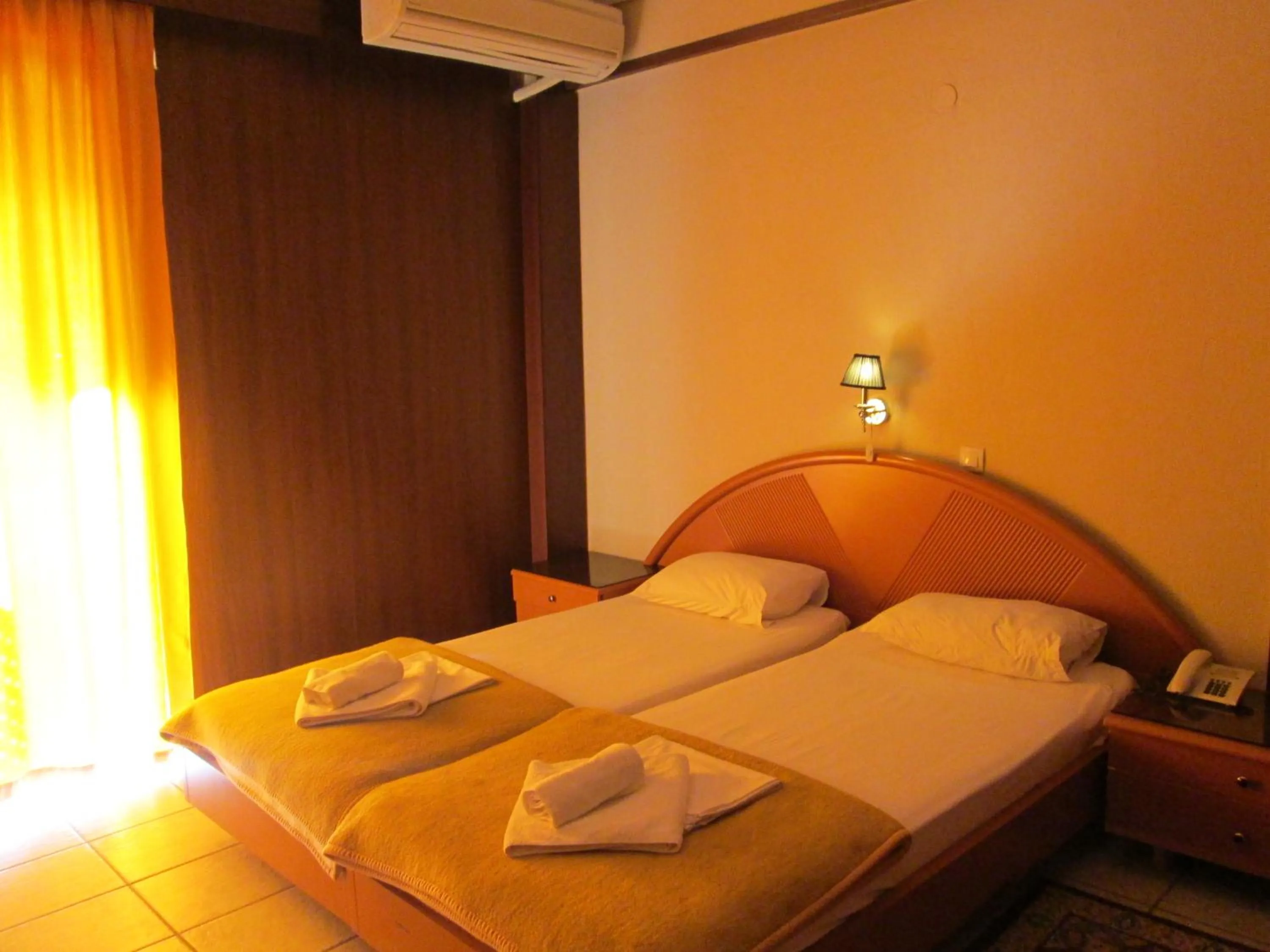 Other, Bed in Hotel Lito
